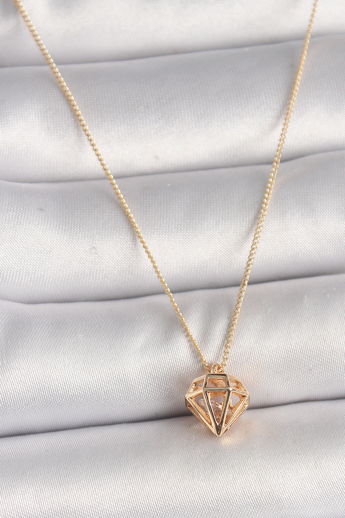 Stillove Pirinç Gold Renk 3D Zirkon Taşlı Elmas Model Kadın Kolye Sl10274