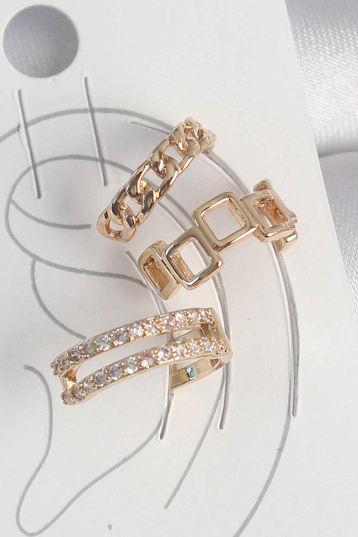 Pirinç Gold Renk Zirkon Taşlı Kare Zincir Model Kadın Kıkırdak Kü