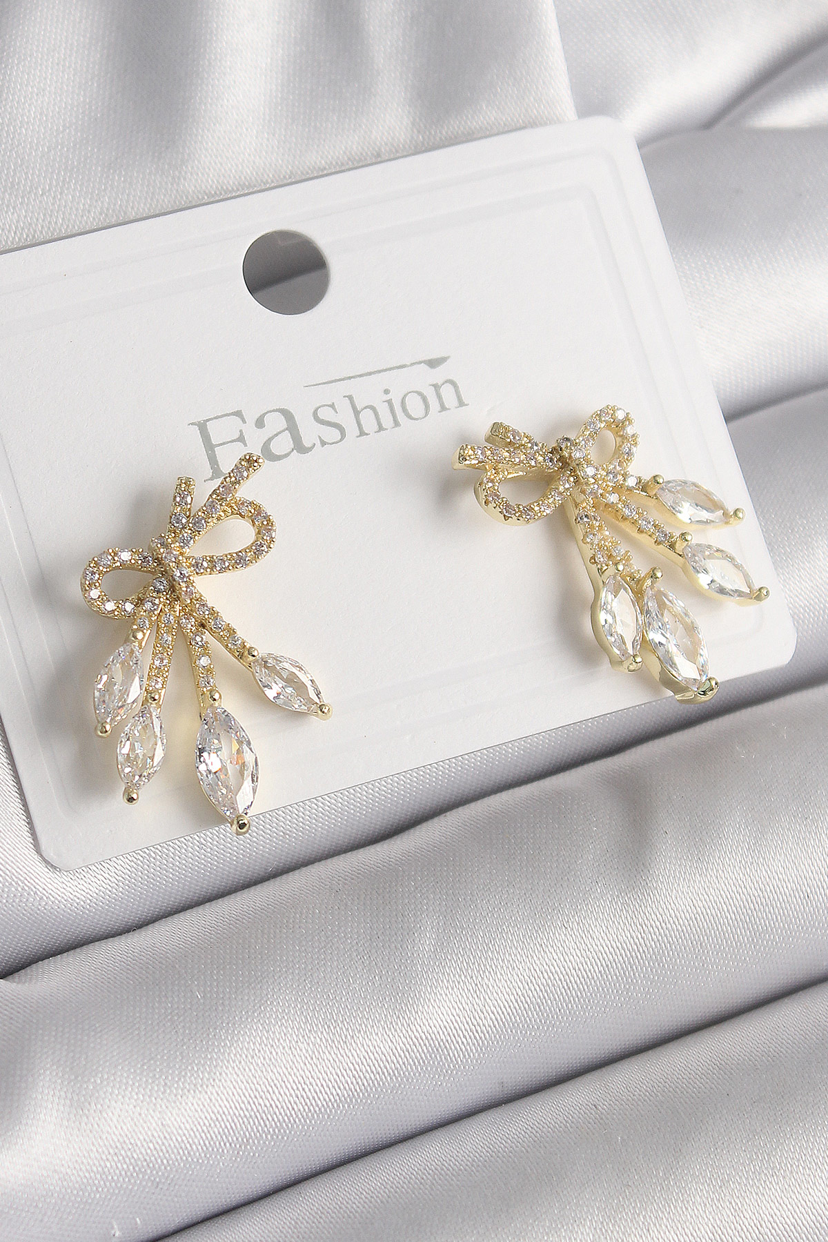 Stillove Pirinç Gold Renk Zirkon Taşlı Düğüm Model Damla Zirkon Taşlı Kadı