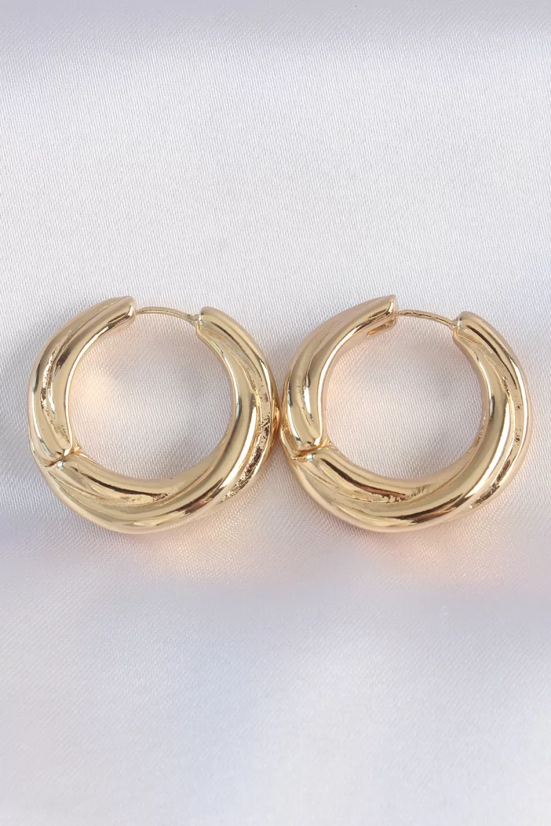 Pirinç Gold Renk Asimetrik Kıvrım Küpe - Lisinya
