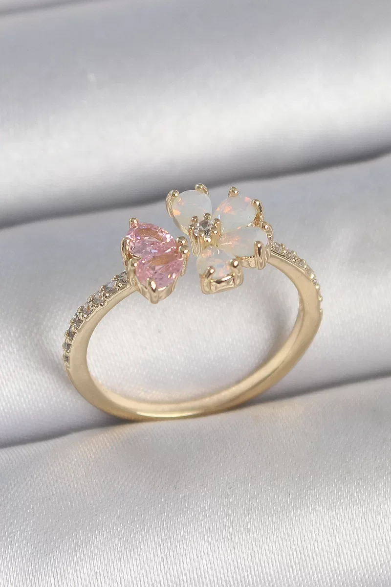 Pirinç Gold Renk Beyaz Mineli Pembe Zirkon Taşlı Çiçek Model Kadın Yüzük - Lisinya
