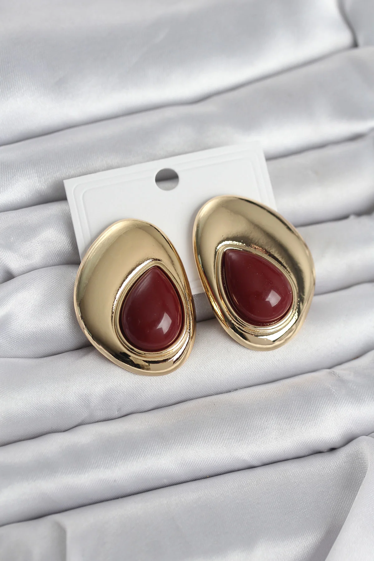 Pirinç Gold Renk Bordo Taşlı Damla Model Vintage Kadın Küpe 5886