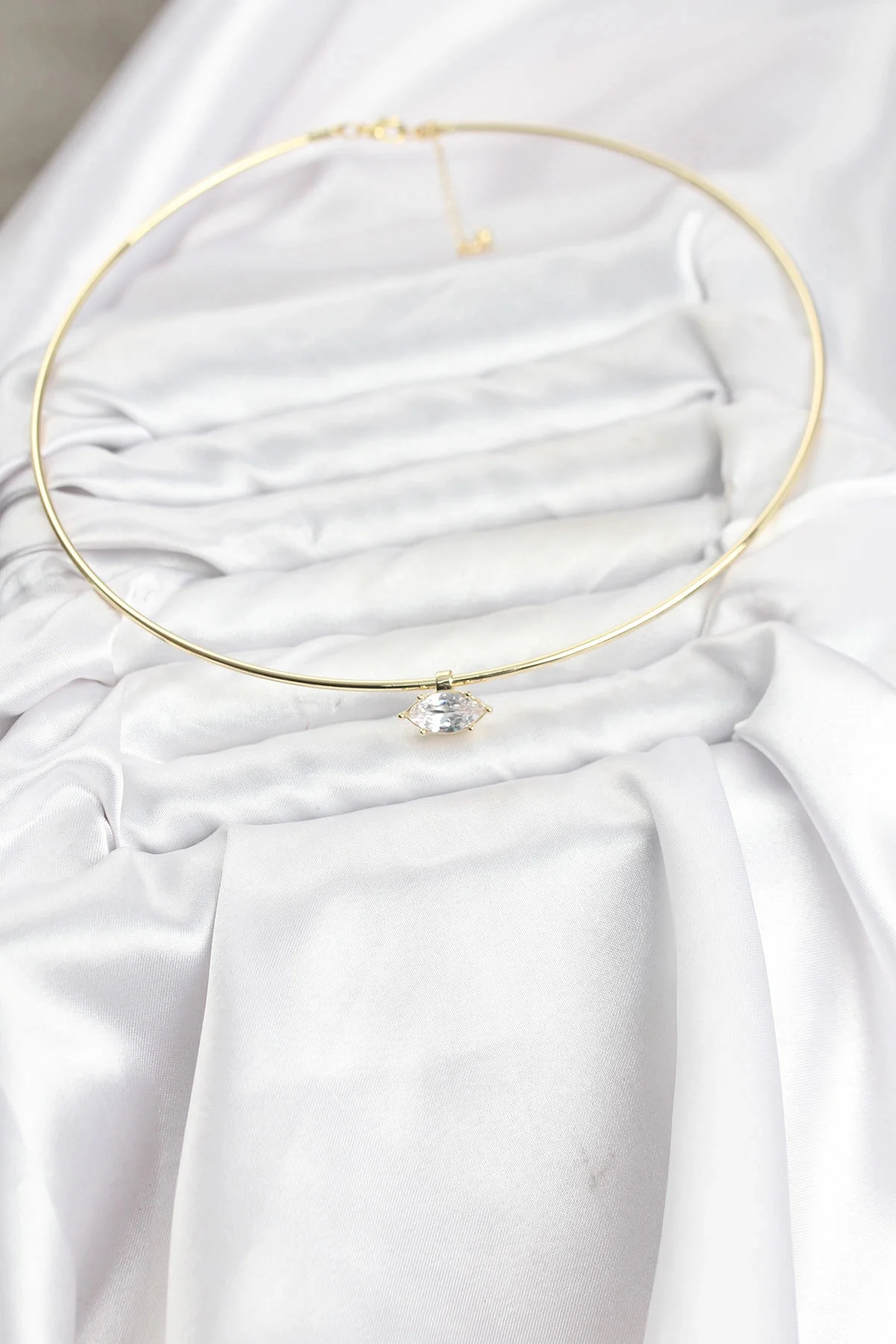 Pirinç Gold Renk Choker Model Zirkon Taşlı Kadın Kolye Pirinç Gold Renk Choker Model Zirkon Taşlı Kadın Kolye