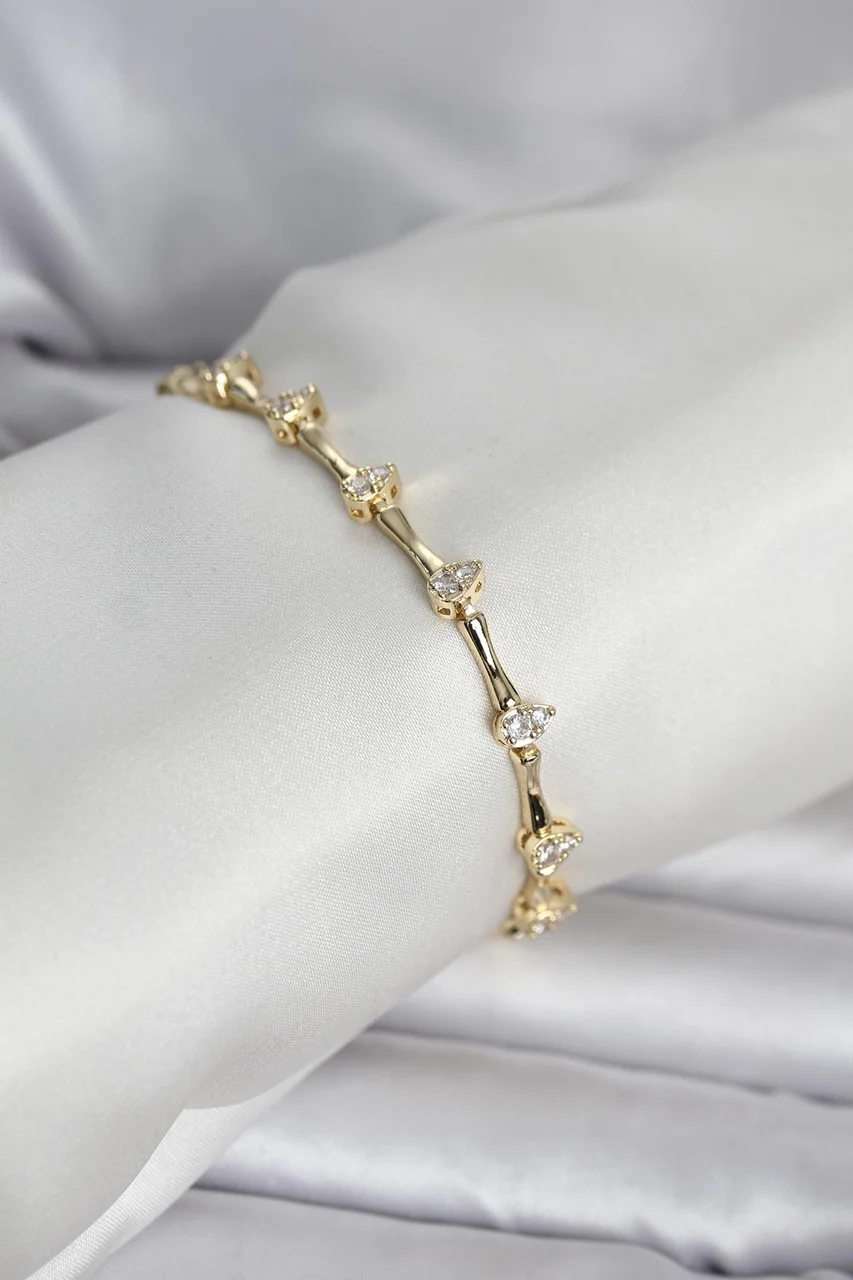Pirinç Gold Renk Damla Model Zirkon Taşlı Kadın Bileklik - Lisinya Diğer