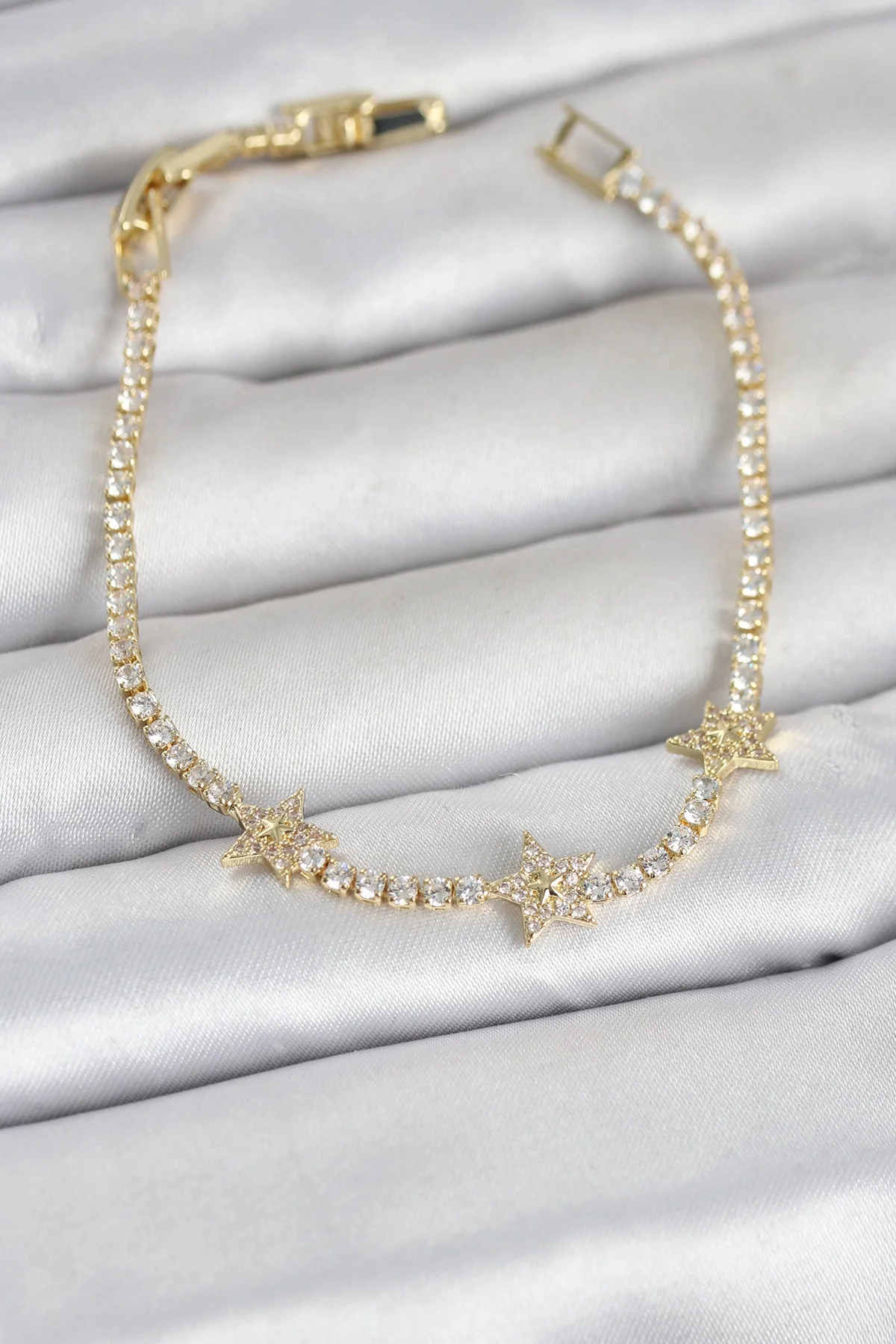 Pirinç Gold Renk Minimal Yıldız Model Zirkon Taşlı Su Yolu Kadın 