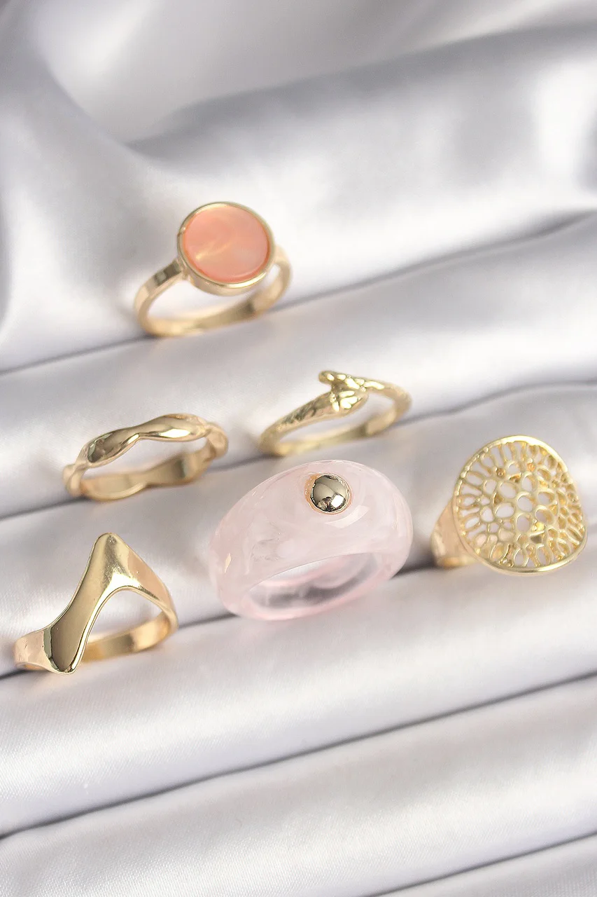 Pirinç Gold Renk Pembe Plastik Yüzük Model Daire Pembe Mine Yılan Detay 6'lı Kadın Yüzük Seti Tj-byk3613 Diğer