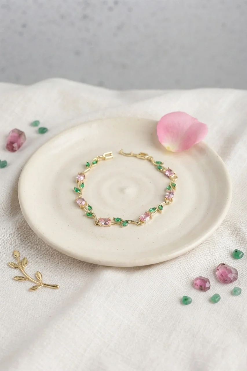 Pirinç Gold Renk Pembe Zirkon Taşlı Çiçek Model Kadın Bileklik - Lisinya Diğer