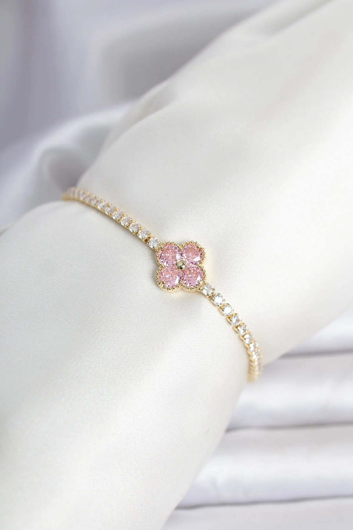Pirinç Gold Renk Pembe Zirkon Taşlı Yonca Model Su Yolu Kadın Bil