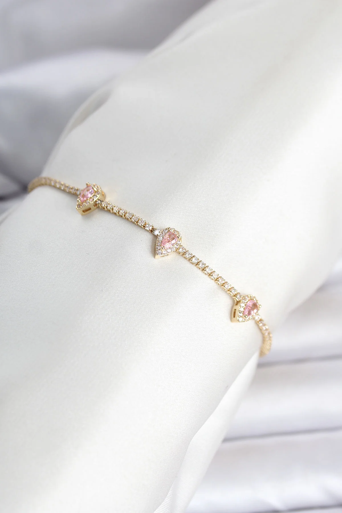 Pirinç Gold Renk Pembe Damla Taşlı Kadın Su Yolu Bilekliği 5886