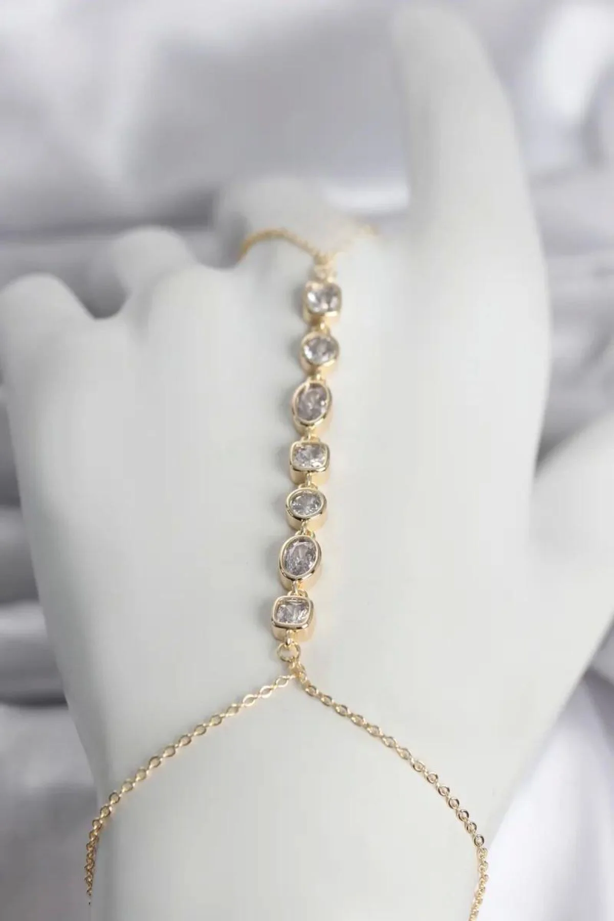 Pirinç Gold Renk Sıralı Zirkon Taşlı Kadın Şahmeran - TJ-SN757