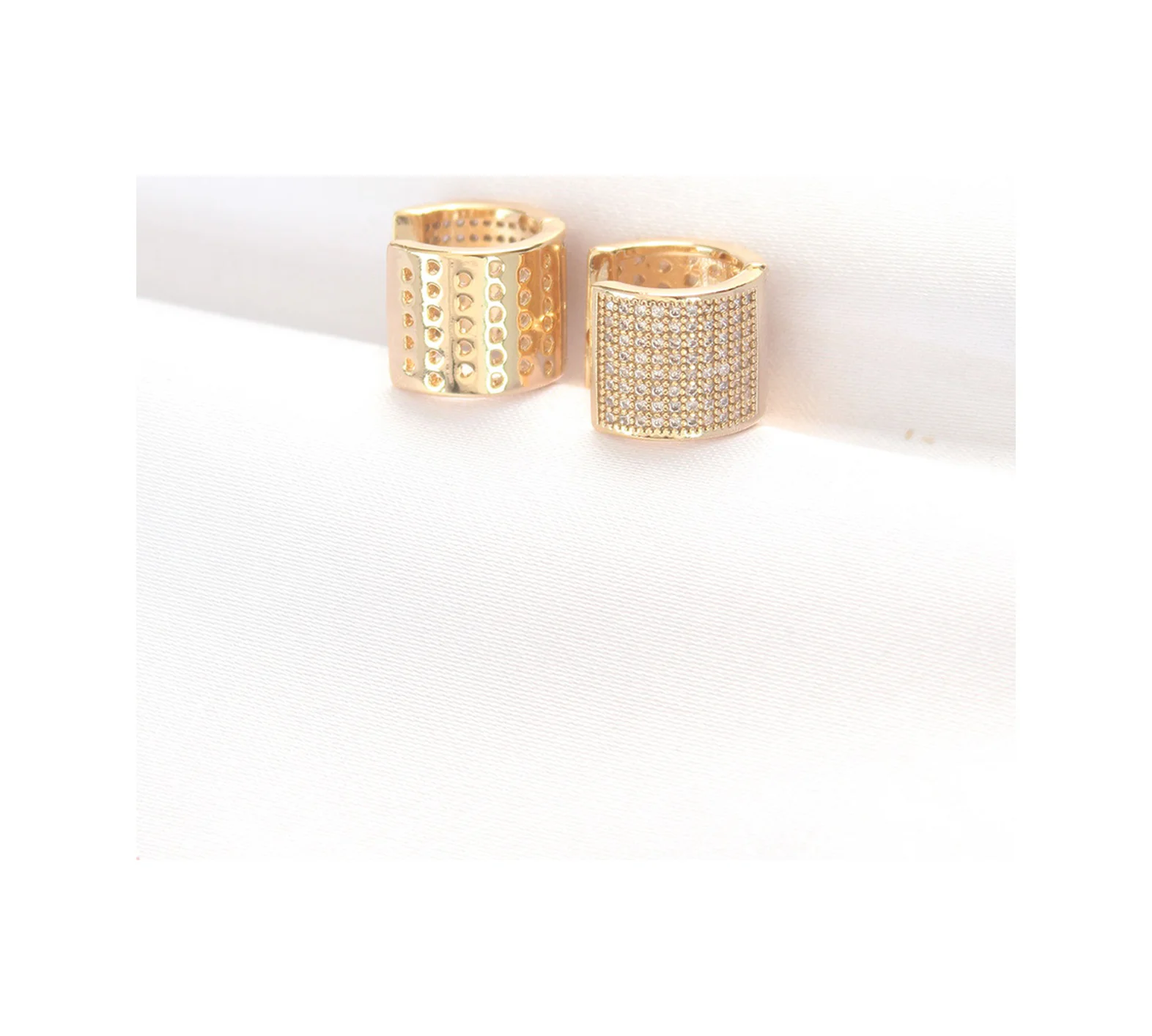 Pirinç Gold Renk Taşlı Minimal Küpe Tj-bkp8890 Diğer