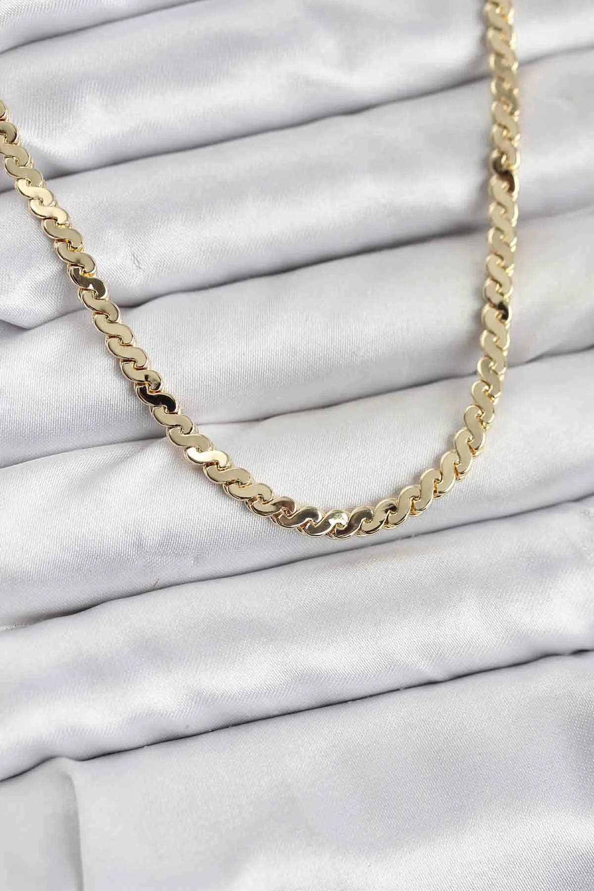 Pirinç Gold Renk Yassı Zincir Kadın Kolye 5886 - Günlük, Spor ve Abiye Moda İçin