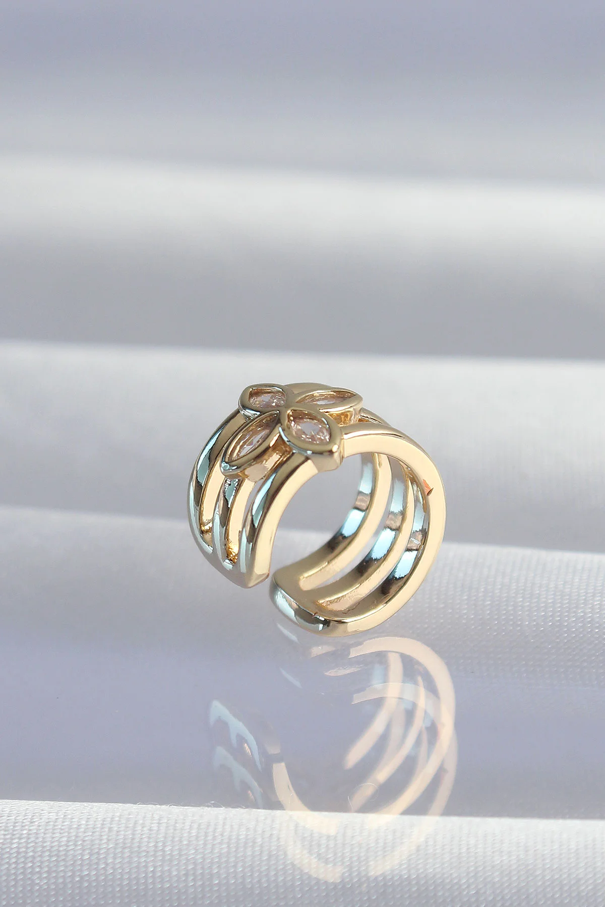 Pirinç Gold Renk Yonca Earcuff Küpe 5886