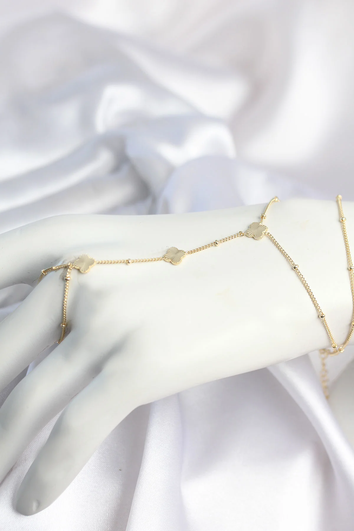 Pirinç Gold Renk Yonca Model Kadın Şahmeran TJ-SN795