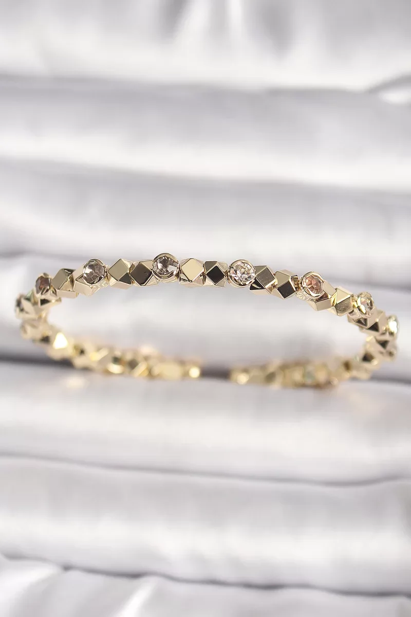 Pirinç Gold Renk Zirkon Taşlı Küp Dorika Model Kadın Bileklik - Lisinya