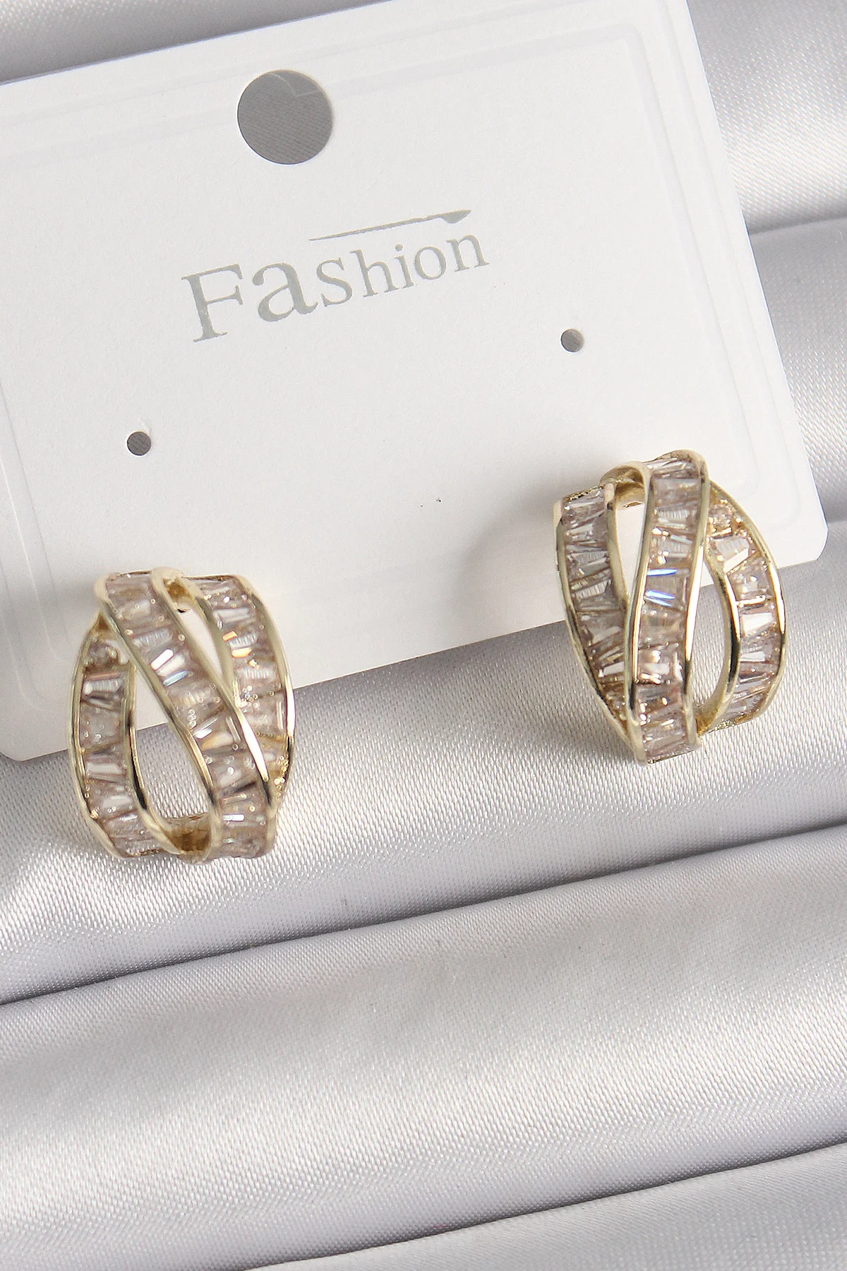 Pirinç Gold Renk Zirkon Taşlı Düğüm Halka Model Kadın Küpe 5886 - Günlük Takı