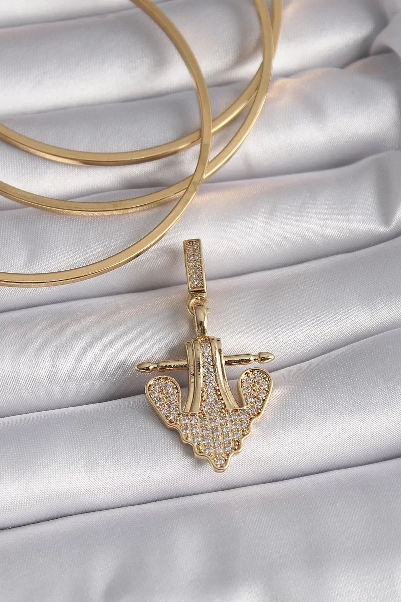 Pirinç Gold Renk Zirkon Taşlı Çapa Model Ajda Charm - Lisinya