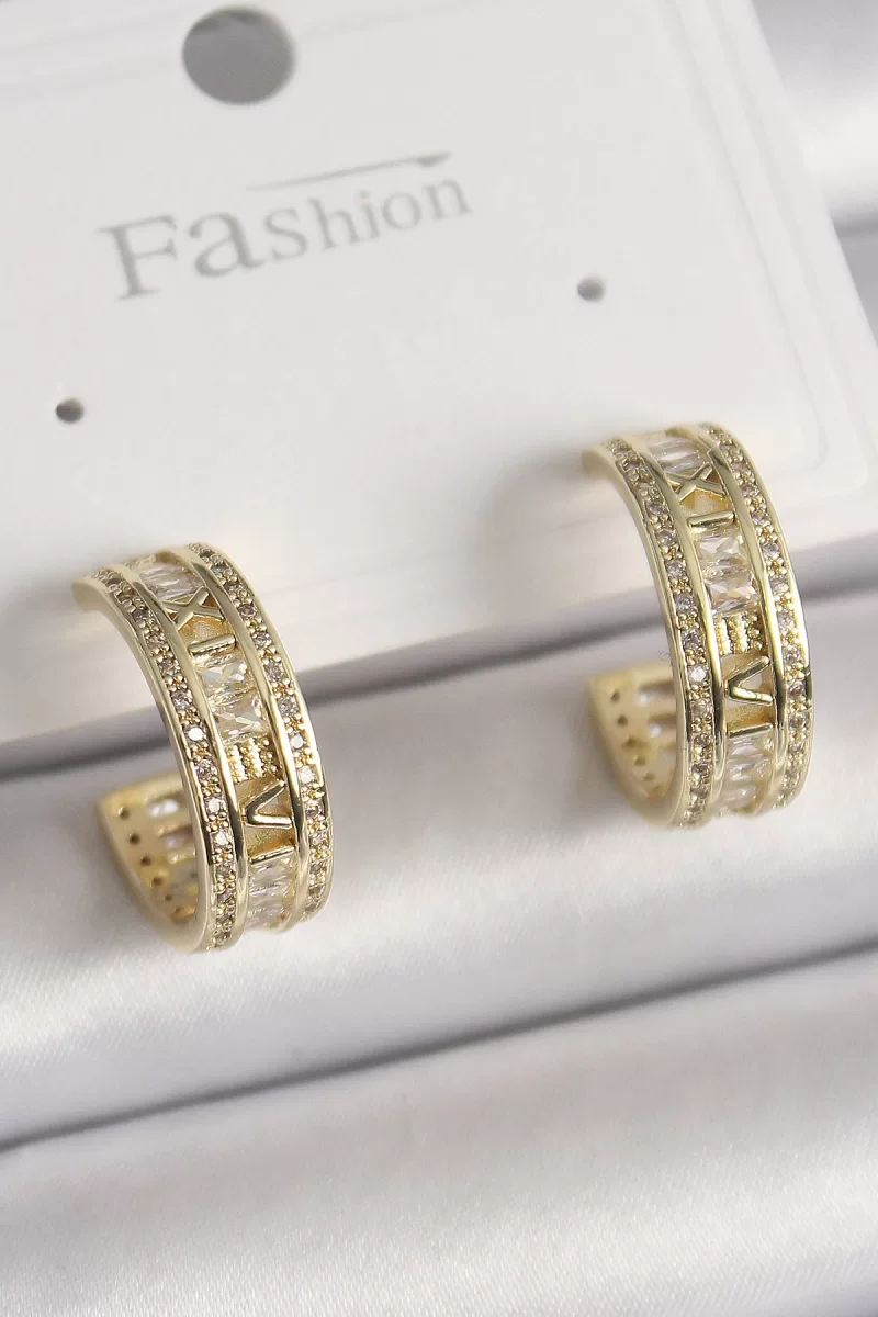 Pirinç Gold Renk Zirkon Taşlı İşleme Detay Halka Model Kadın Küpe - Lisinya