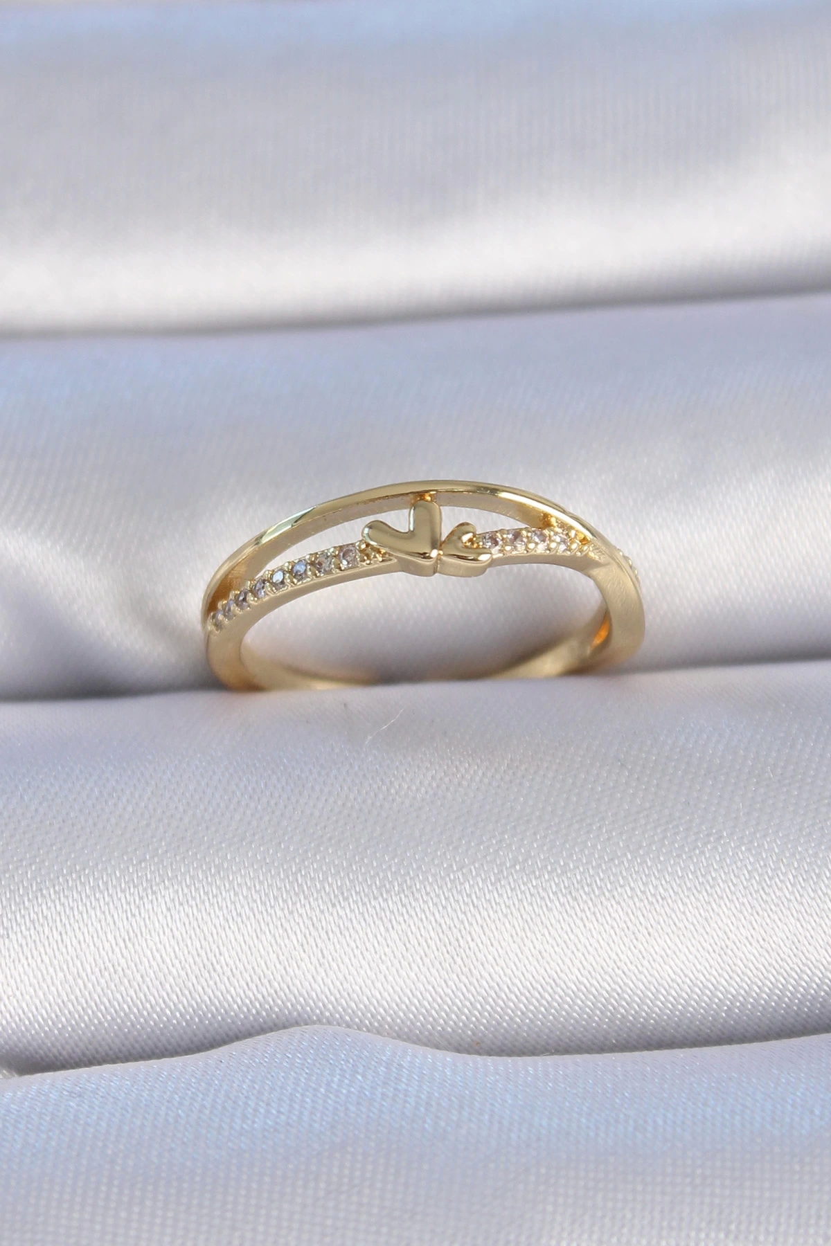 Butik Pirinç Gold Renk Zirkon Taşlı Kalp Model Kadın Yüzük