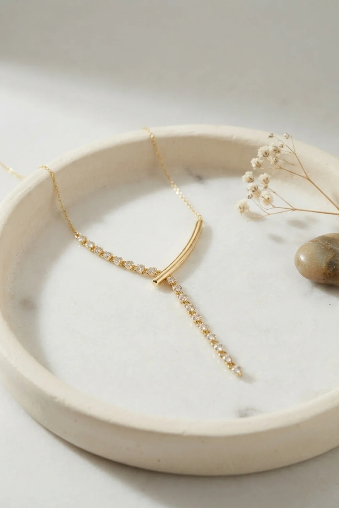 Pirinç Gold Renk Zirkon Taşlı Asimetrik Bar Model Kadın Kolye Fiyatı, Yorumları ve Özellikleri