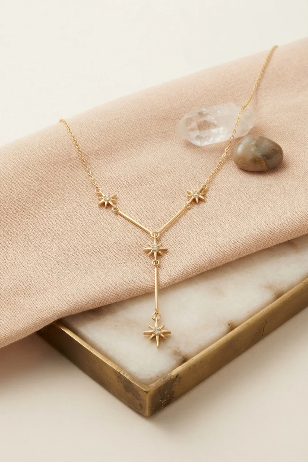 Pirinç Gold Renk Zirkon Taşlı Kutup Yıldızı Model Kadın Kolye TJ-BKO11225 Pirinç Gold Renk Zirkon Taşlı Kutup Yıldızı Model Kadın Kolye TJ-BKO11225