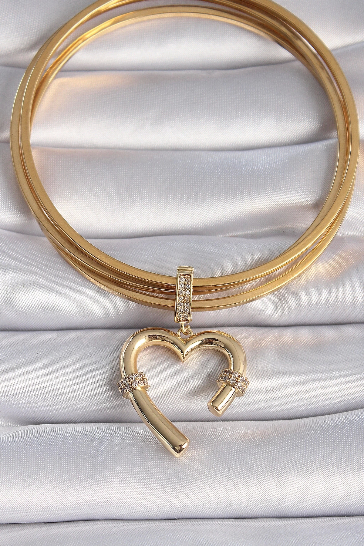 Butik Pirinç Gold Renk Zirkon Taş Detaylı Kalp Figür Ajda Charm