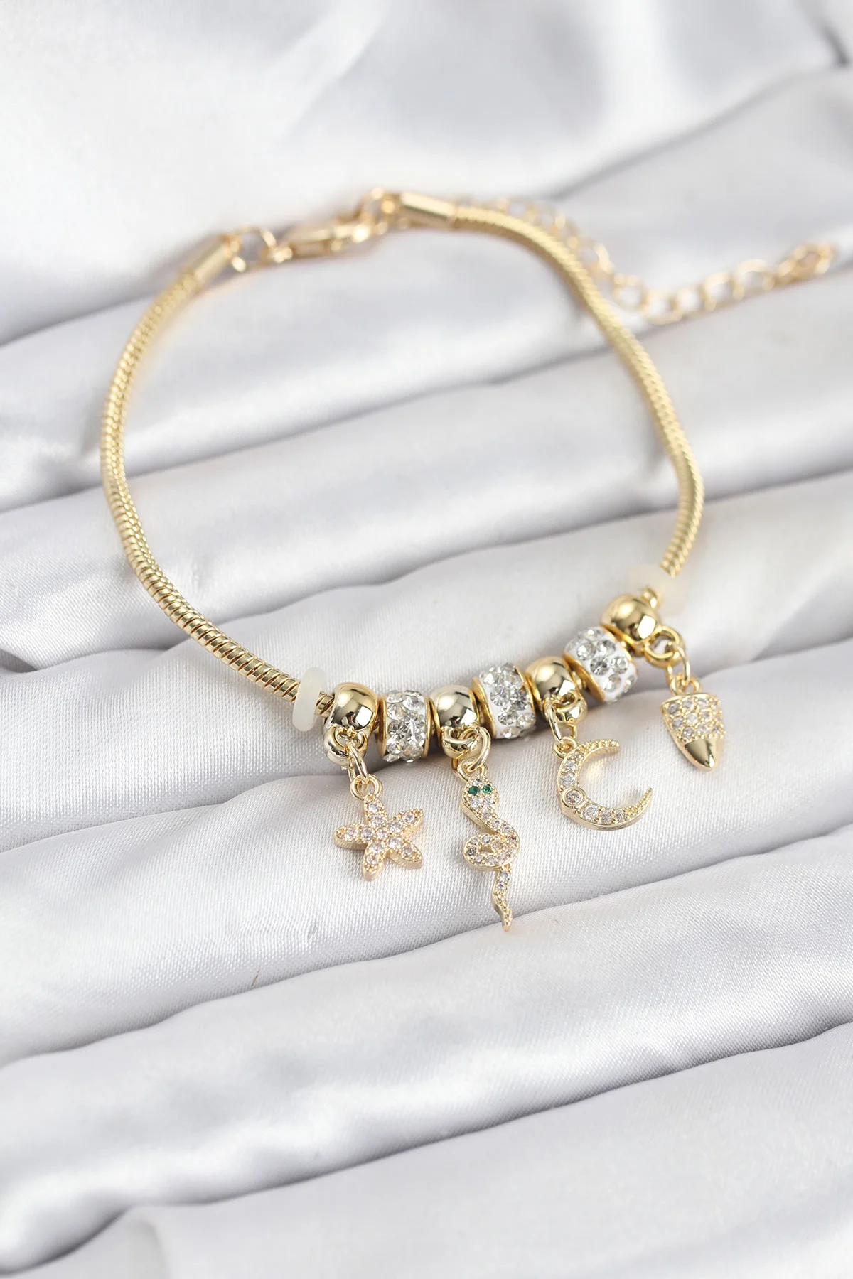 Pirinç Gold Yılan Charmlı Kadın Bileklik 5886 - Şık ve Klasik Moda