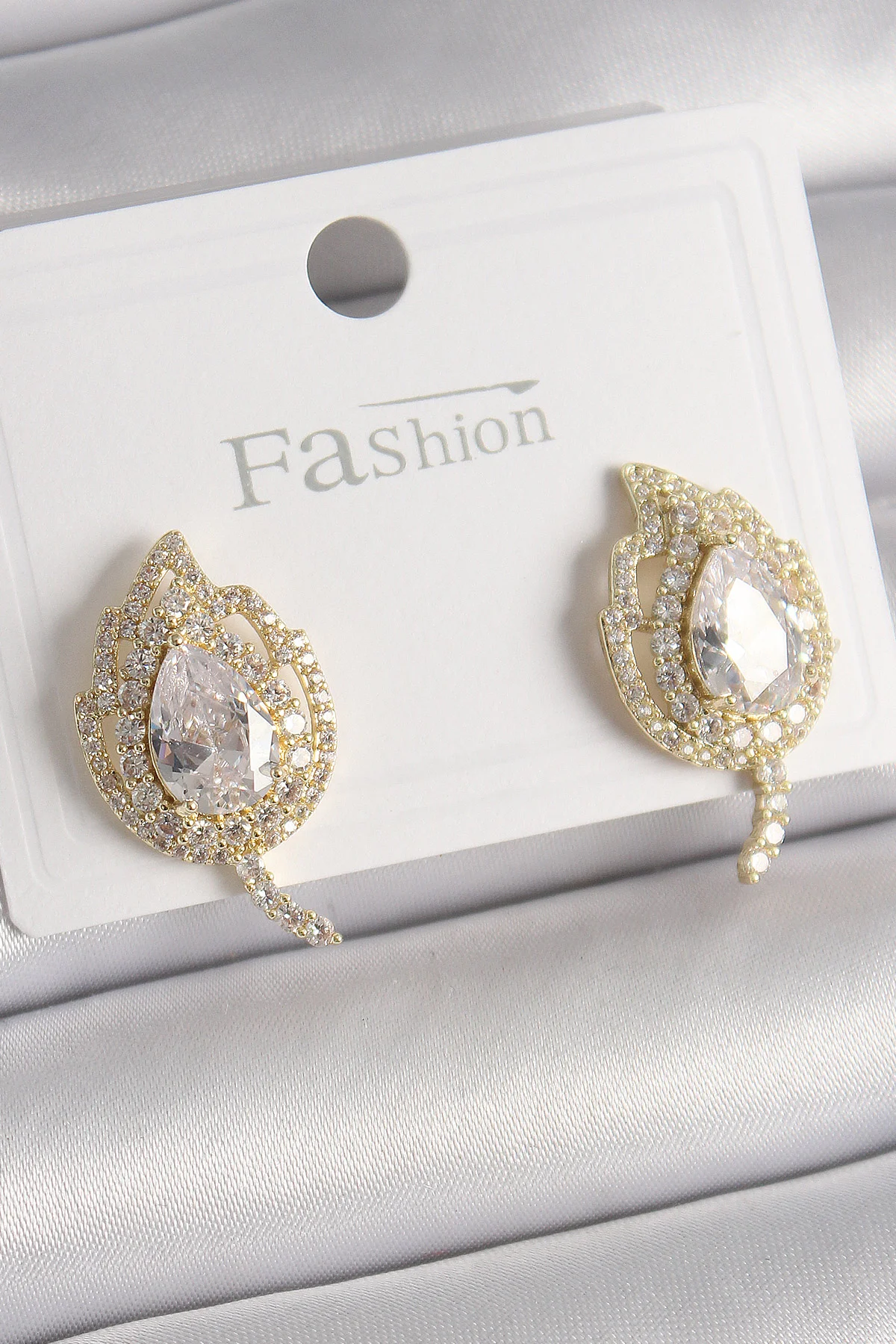 Pirinç Gold Zirkon Taşlı Yaprak Model Kadın Küpe 5886
