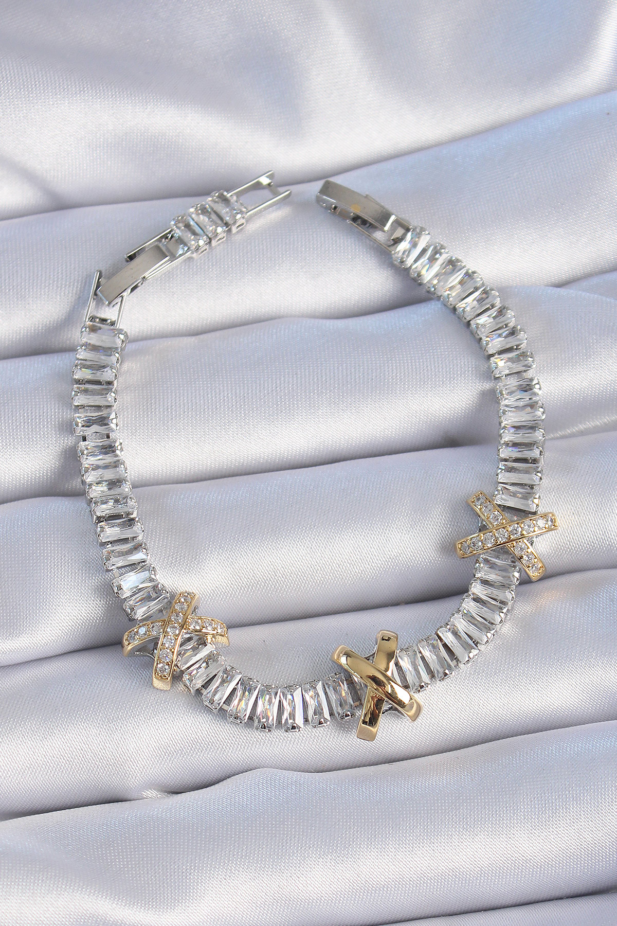 Pirinç Gümüş Renk Taşlı Su Yolu Model VİP Seri Kadın Bileklik SL8