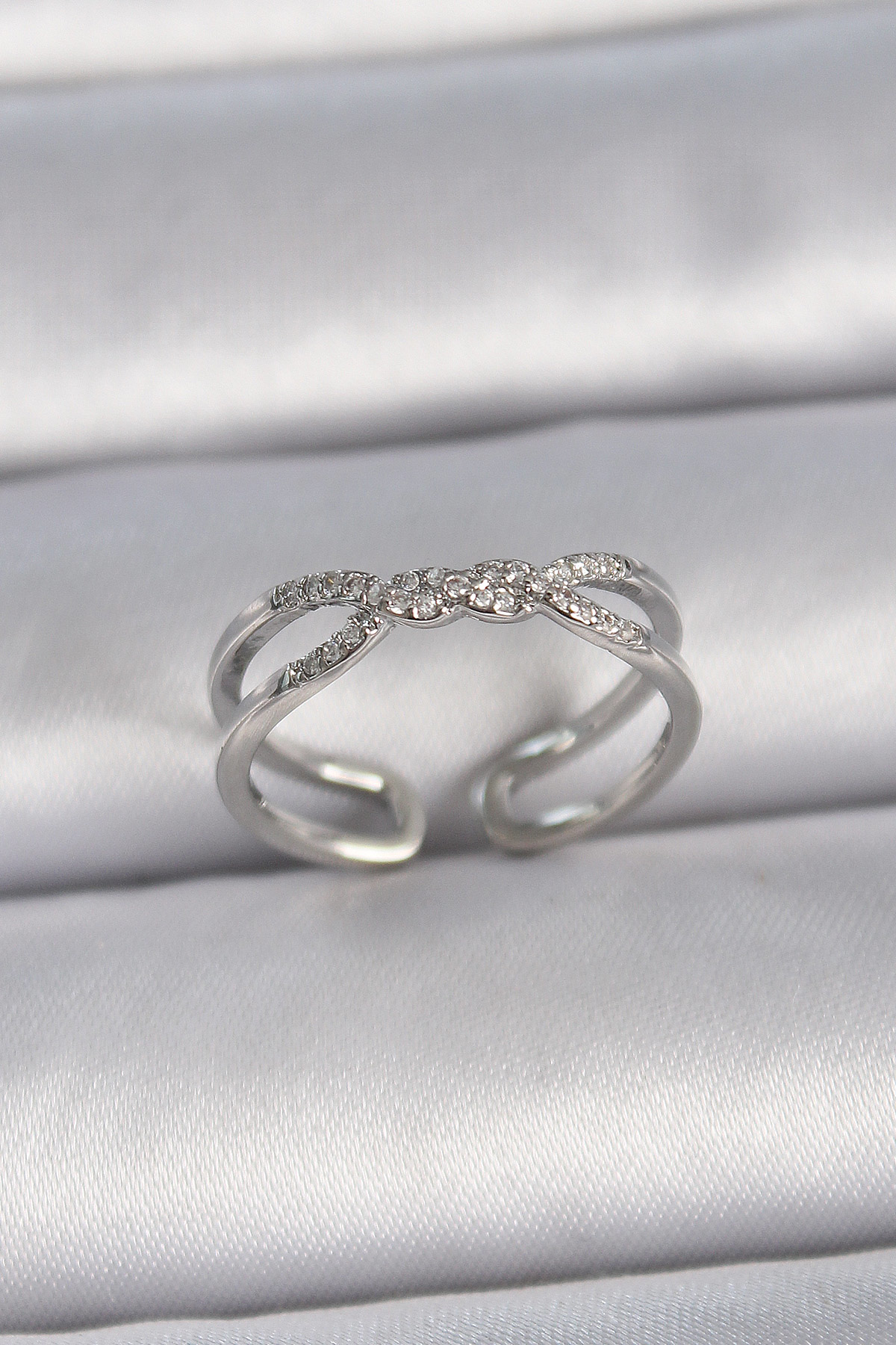 Pirinç Gümüş Renk Ayarlanabilir Zirkon Taşlı Sarmal Model Kadın Y