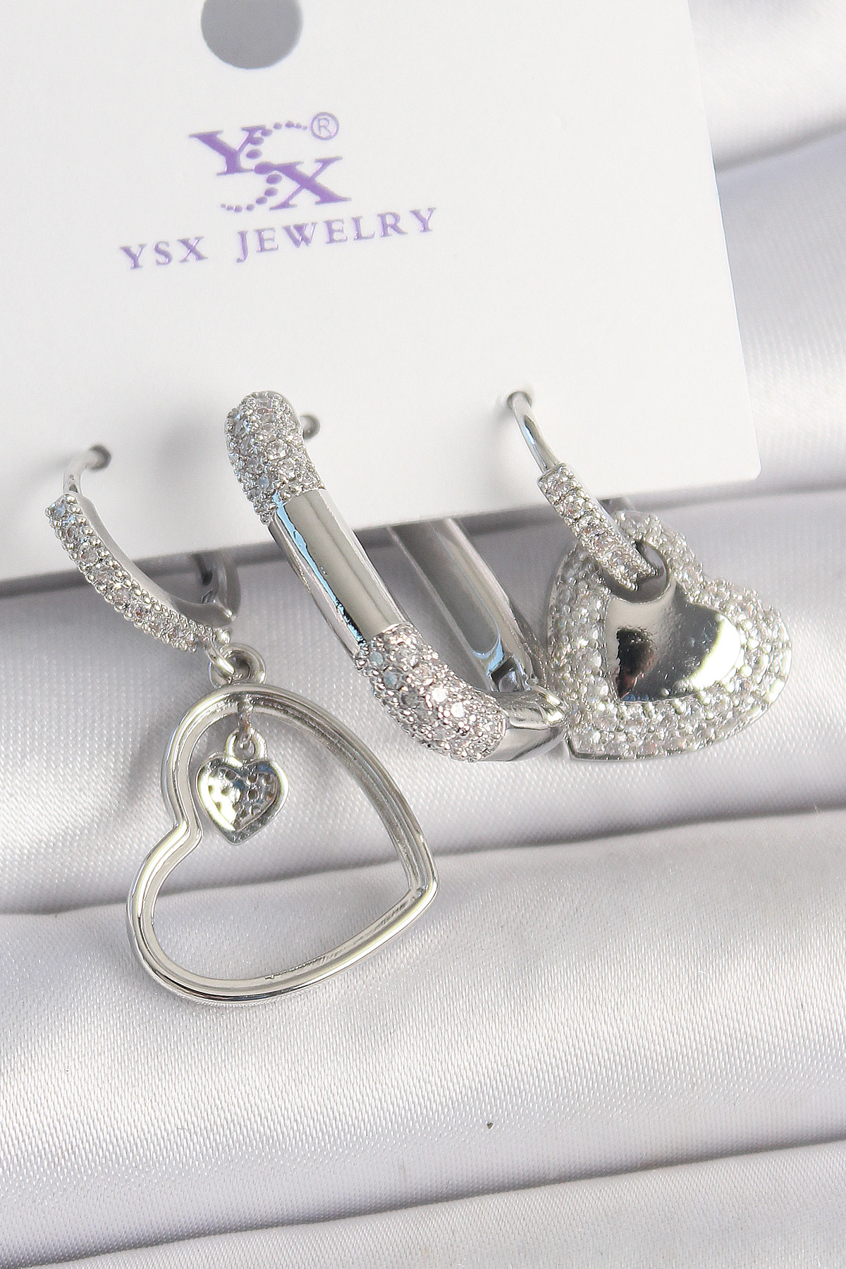 Pirinç Gümüş Renk Sallantı Zirkon Taşlı Kalp Model 3'Lü Kadın Kom