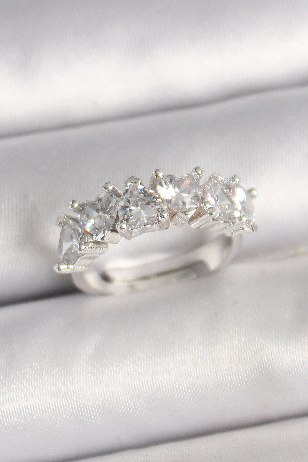 Pirinç Gümüş Renk Zirkon Taşlı Kalp Model Ayarlanabilir Kadın Yüz