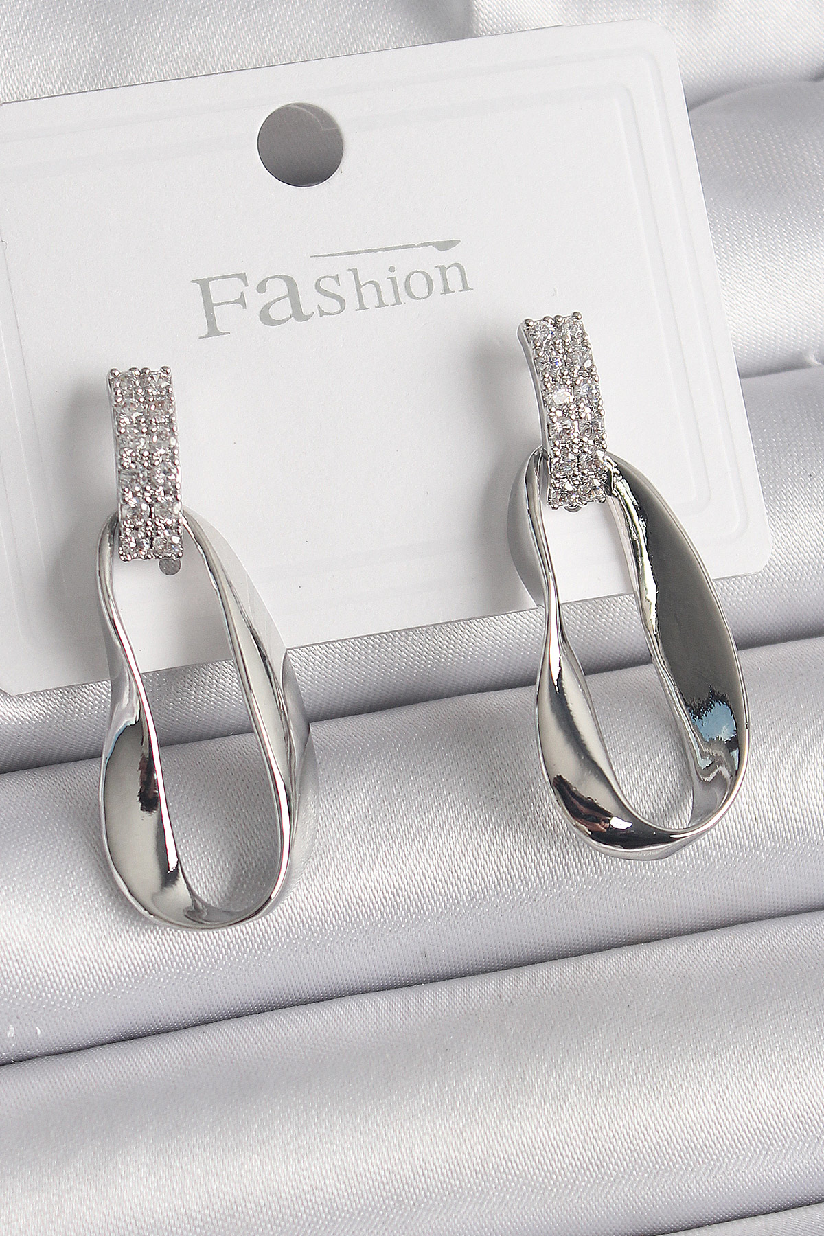 Stillove Pirinç Gümüş Renk Zirkon Taşlı Sallantı Kadın Küpe Sl9681