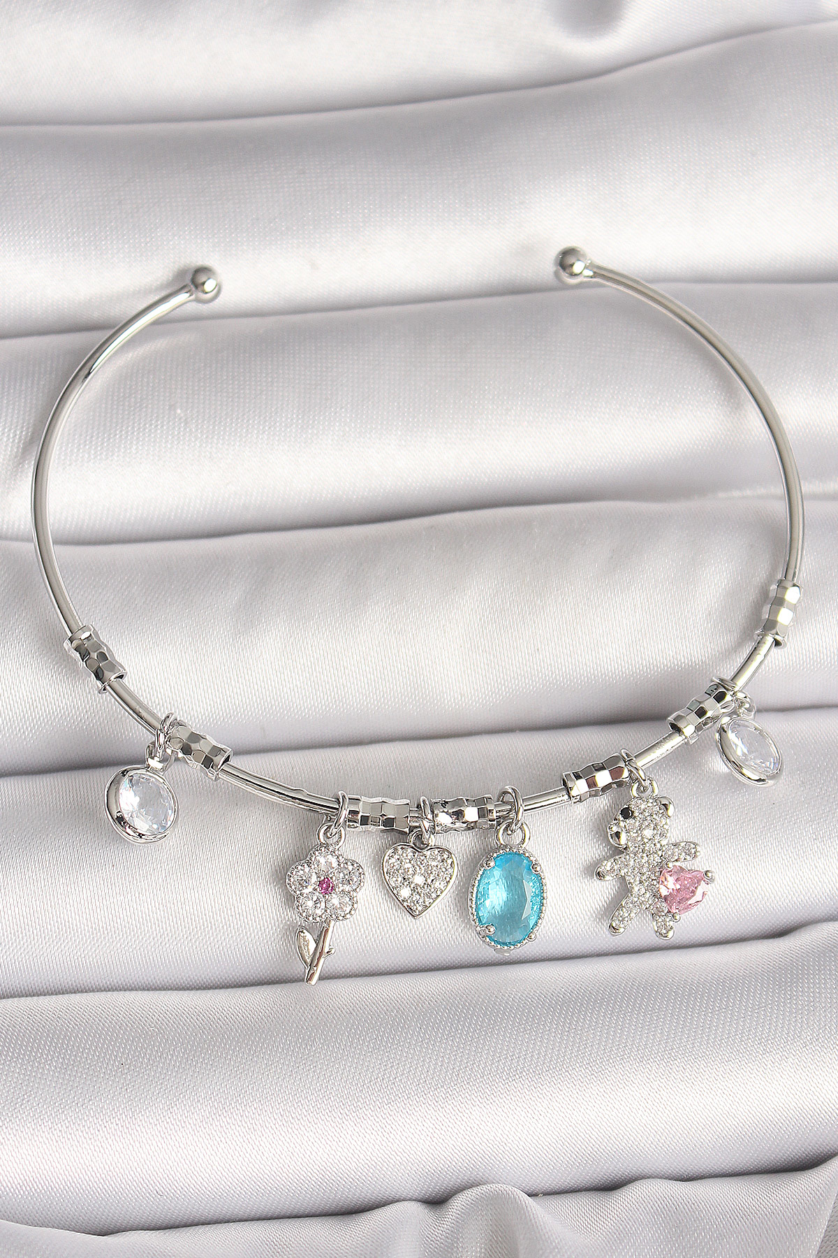 Pirinç Gümüş Renk Sallantı Zirkon Taşlı Ayıcık Figür Çiçek Detay