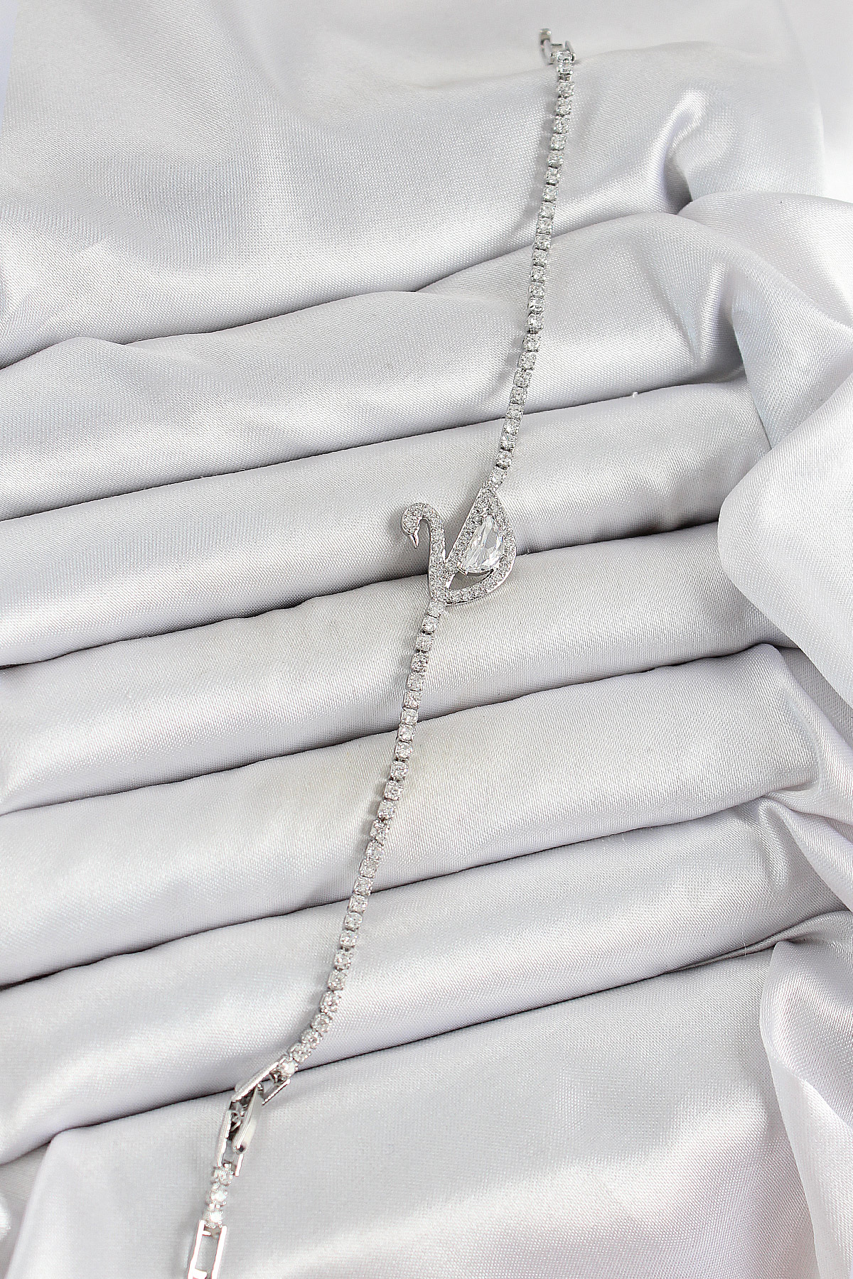 Pirinç Gümüş Renk Zirkon Taşlı Kuğu Model Kadın Bileklik - TJ-BB7