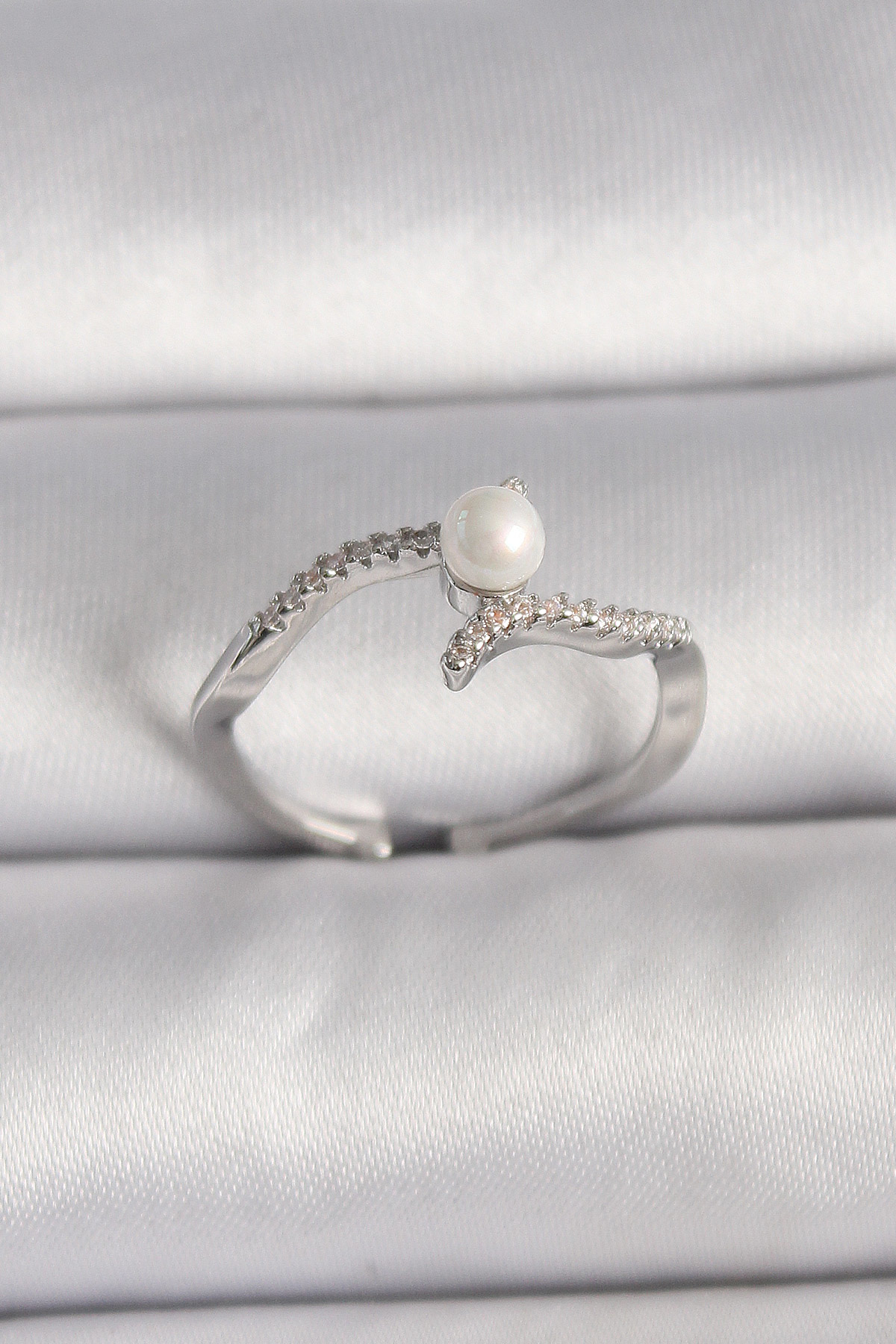 Pirinç Gümüş Renk Zirkon Taşlı Ayarlanabilir Yüzük SL9933