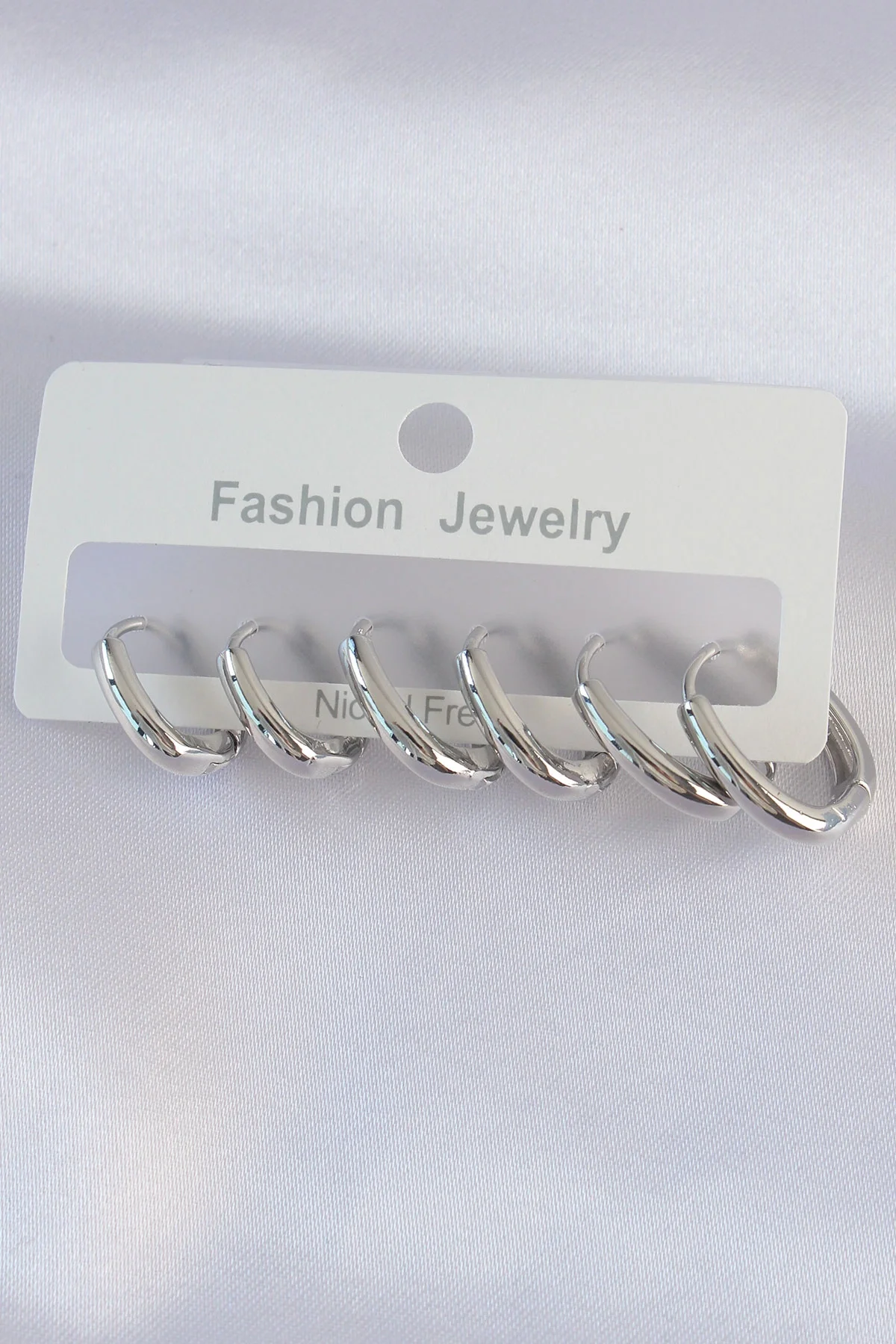 Pirinç Gümüş Renk Oval Küpe Seti Pirinç Gümüş Renk Oval Küpe Seti