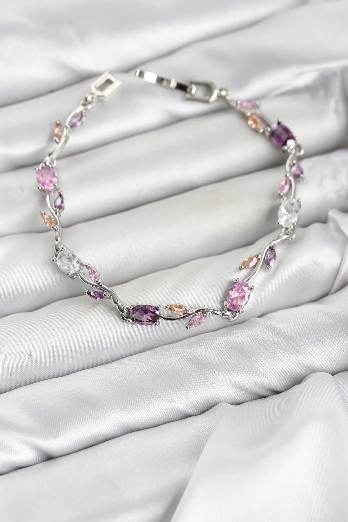 Pirinç Gümüş Renk Pembe ve Mor Zirkon Taşlı Çiçek Model Kadın Bileklik TJ-BB8586