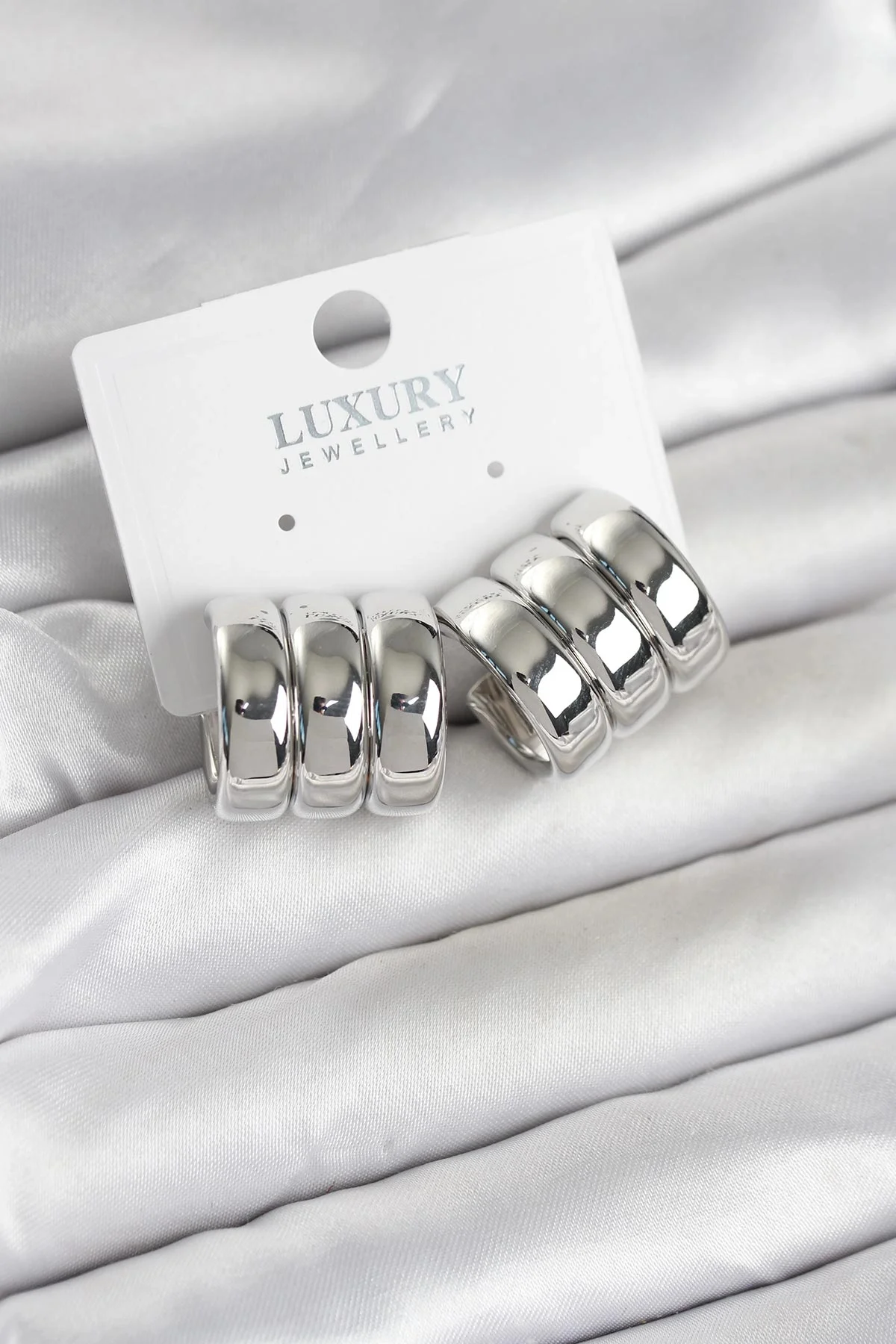 Pirinç Gümüş Renk Üçlü Görünüm Kadın Küpe