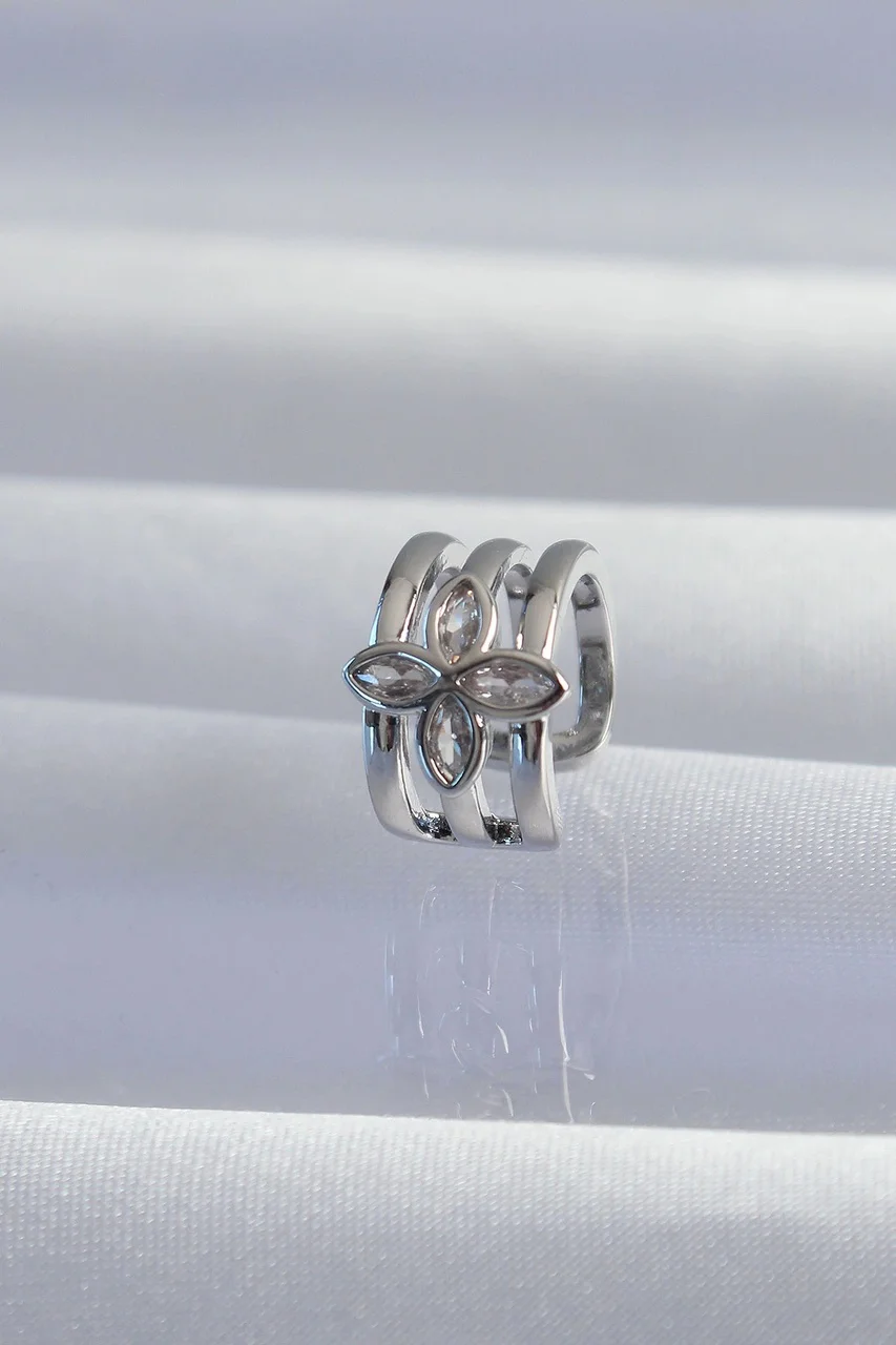 Pirinç Gümüş Renk Yonca Earcuff Küpe Çok Renkli