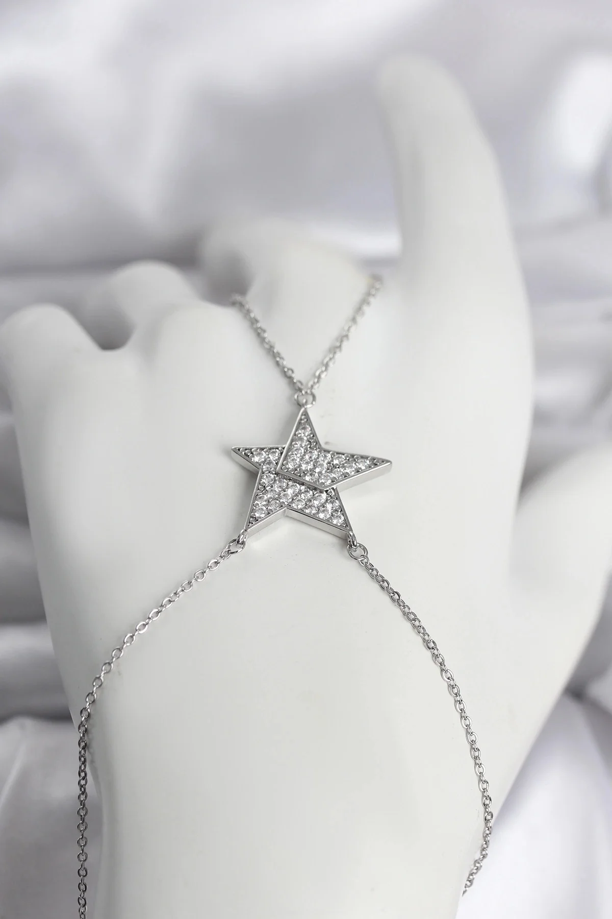 Pirinç Gümüş Renk Zirkon Taşlı Yıldız Model Kadın Şahmeran