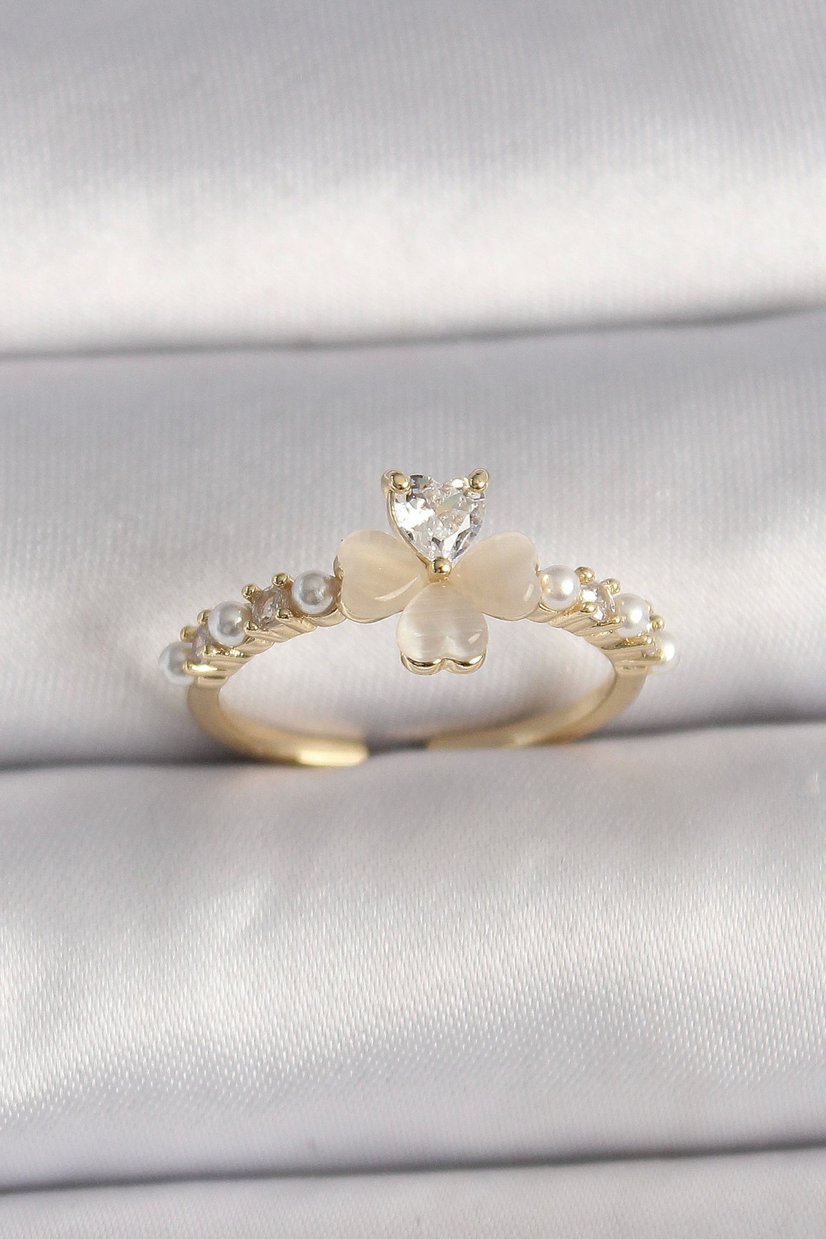 Pirinç Gümüş Renk Zirkon Taşlı Beyaz Mineli Yonca Model İnci Deta