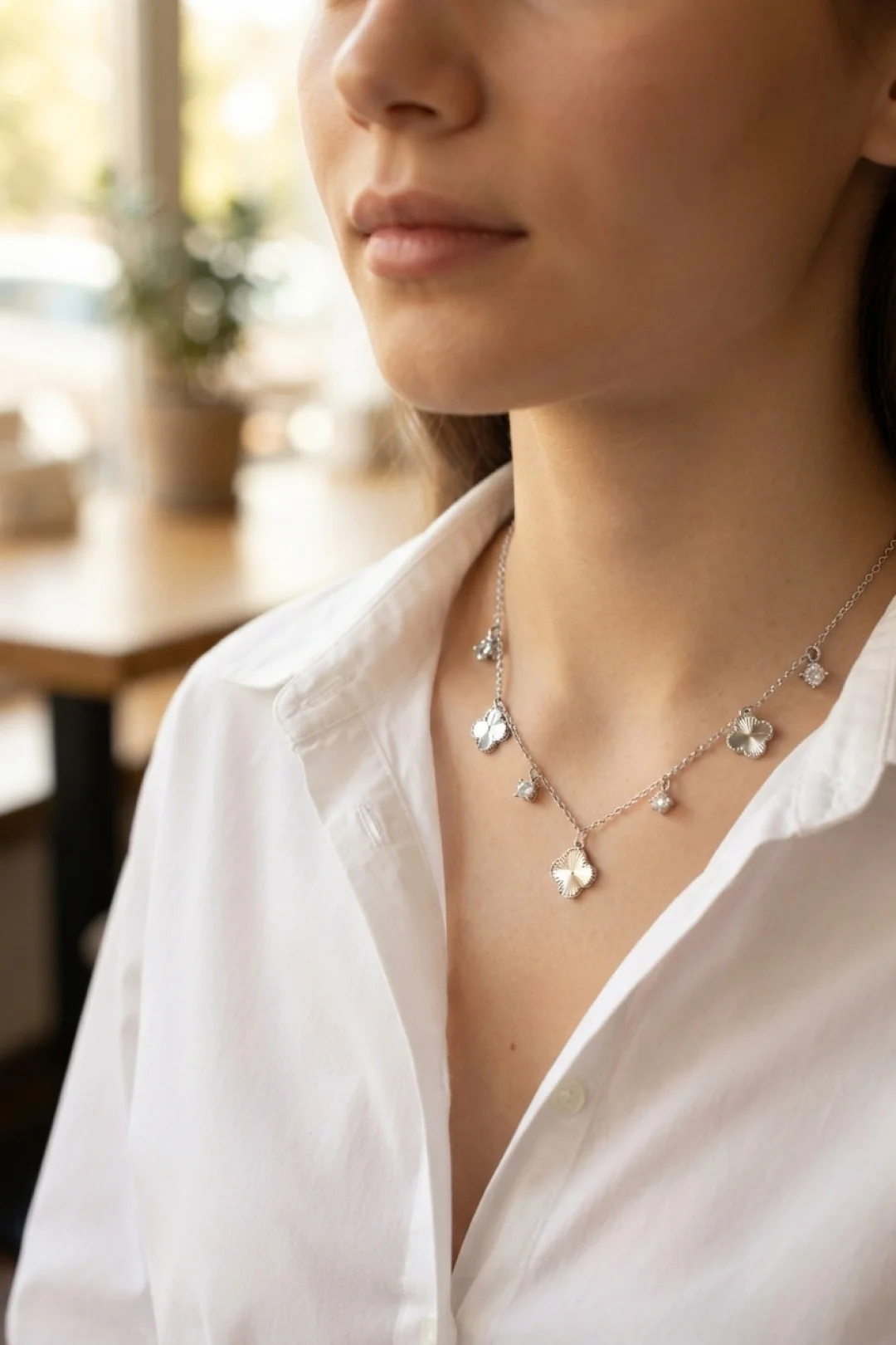 Pirinç Gümüş Renk Zirkon Taşlı Yonca Model Kadın Kolye Fiyatı, Yorumları ve Özellikleri
