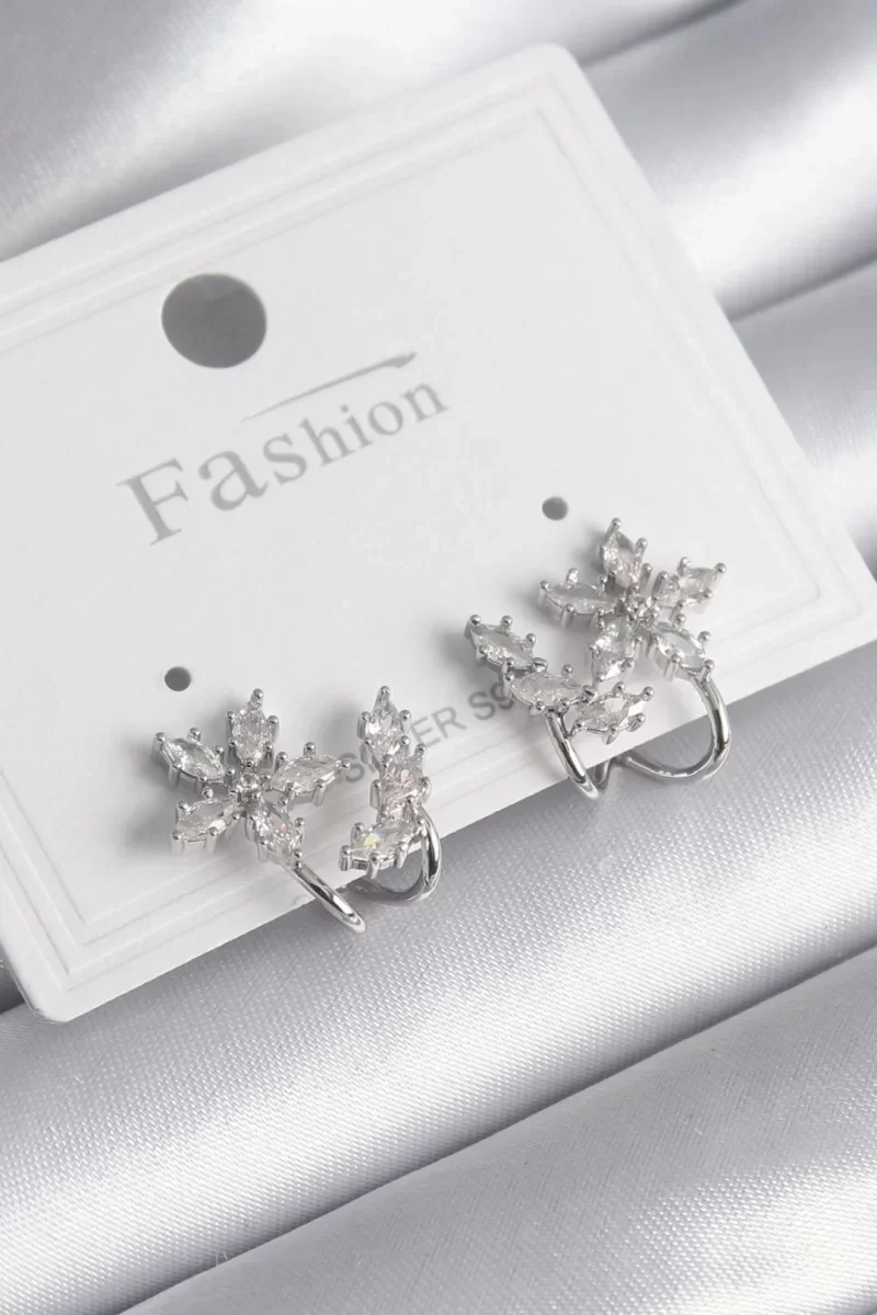Pirinç Gümüş Renk Zirkon Taşlı Çiçek Model Kadın Küpe - Lisinya