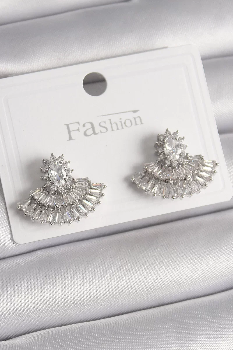 Pirinç Gümüş Renk Zirkon Taşlı Yelpaze Model Kadın Küpe - Lisinya