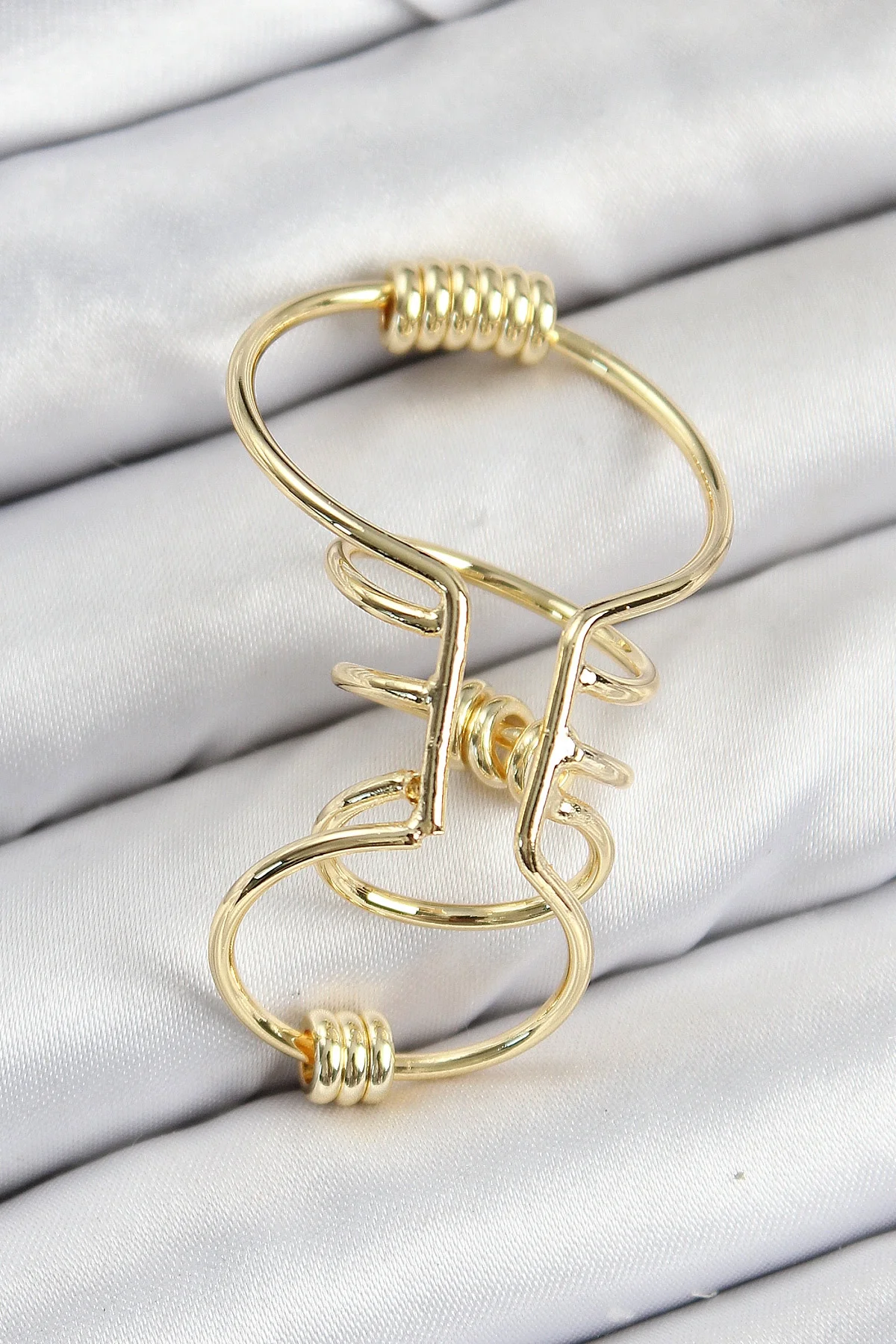 Pirinç Halkalı Model Gold Renk Kıkırdak Küpe