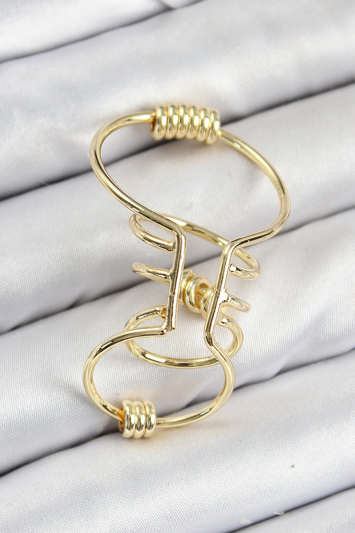 Pirinç Halkalı Model Gold Renk Kıkırdak Küpe