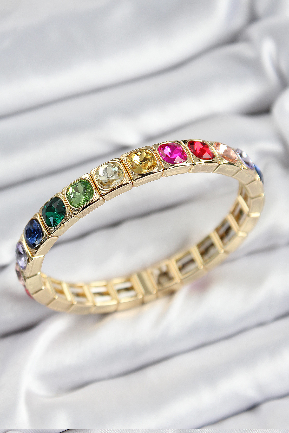 Pirinç Karışık Zirkon Taşlı Kare Model Gold Renk Lastikli Kadın B