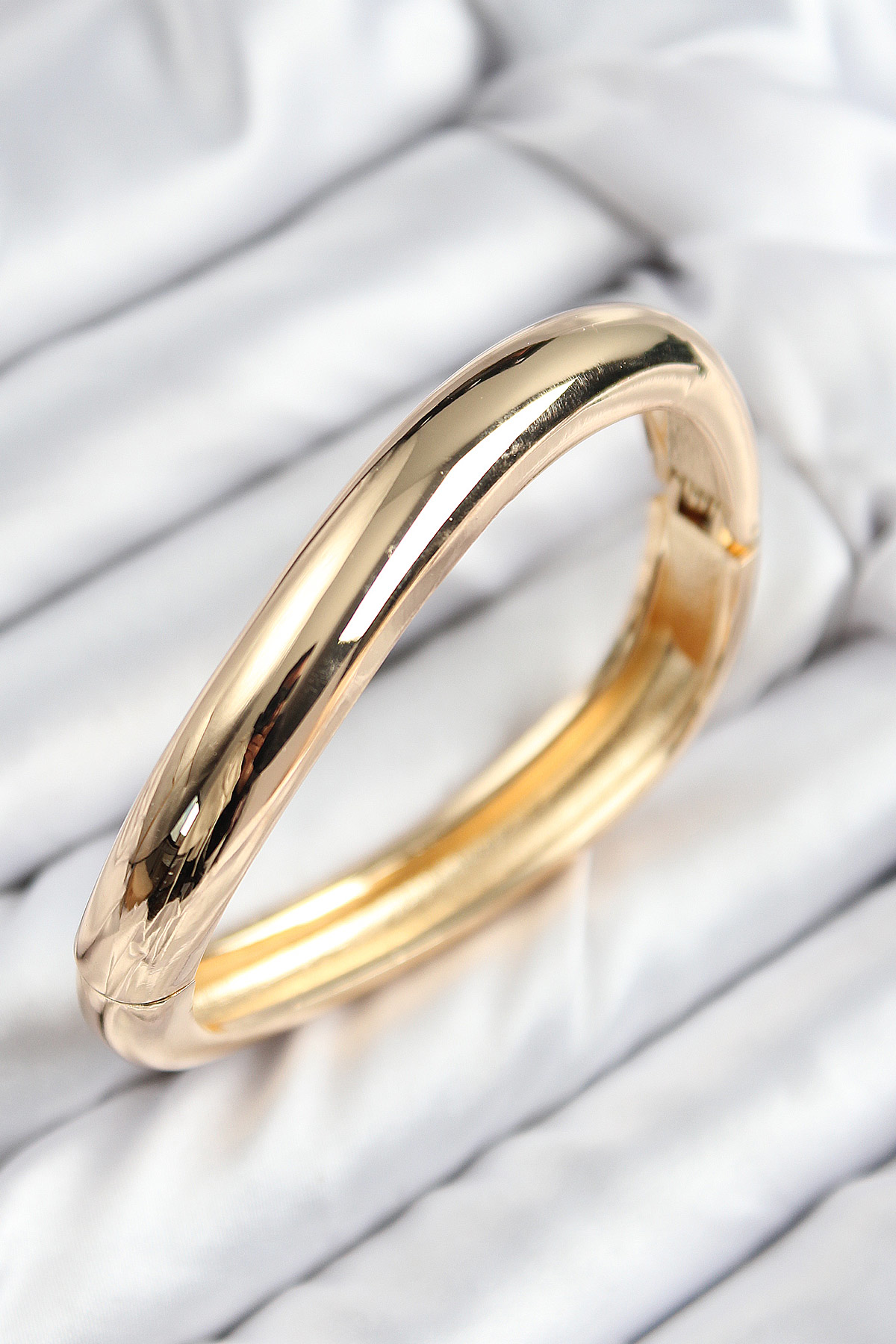 Pirinç Kıvrım Model Gold Renk Kadın Kelepçe - TJ-BB7713 Pirinç Kıvrım Model Gold Renk Kadın Kelepçe - TJ-BB7713