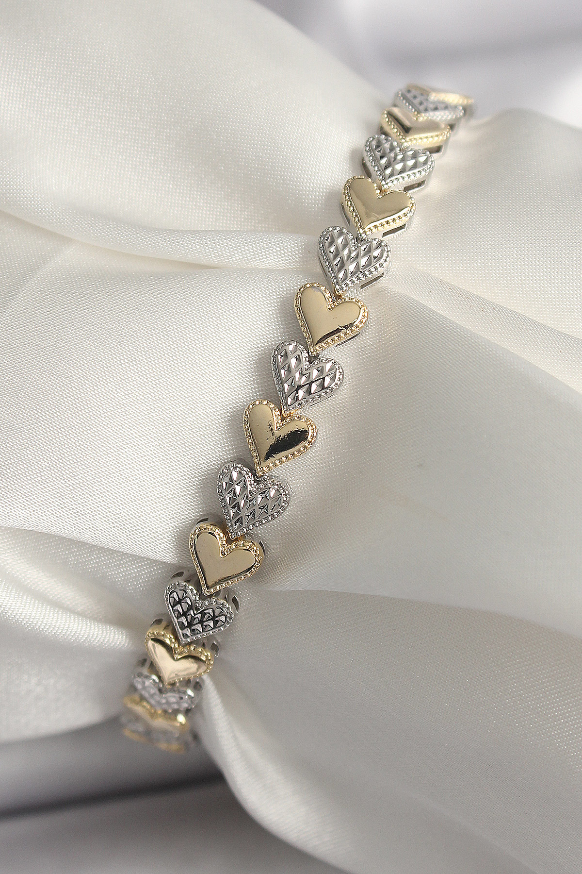 Pirinç Mix Renk Zirkon Taşlı Kalp Model VIP Seri Kadın Bileklik S
